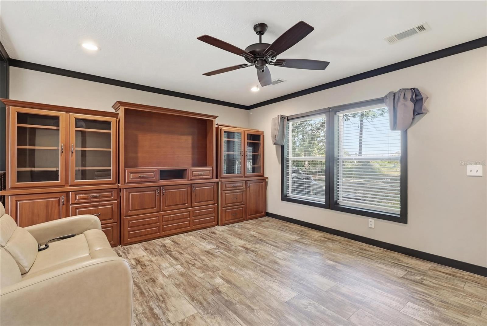 Image 4 of 31 For 36848 8th Avenue