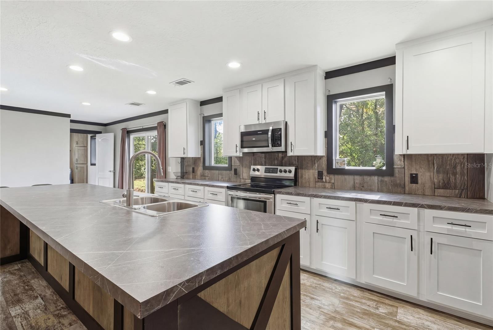 Image 7 of 31 For 36848 8th Avenue