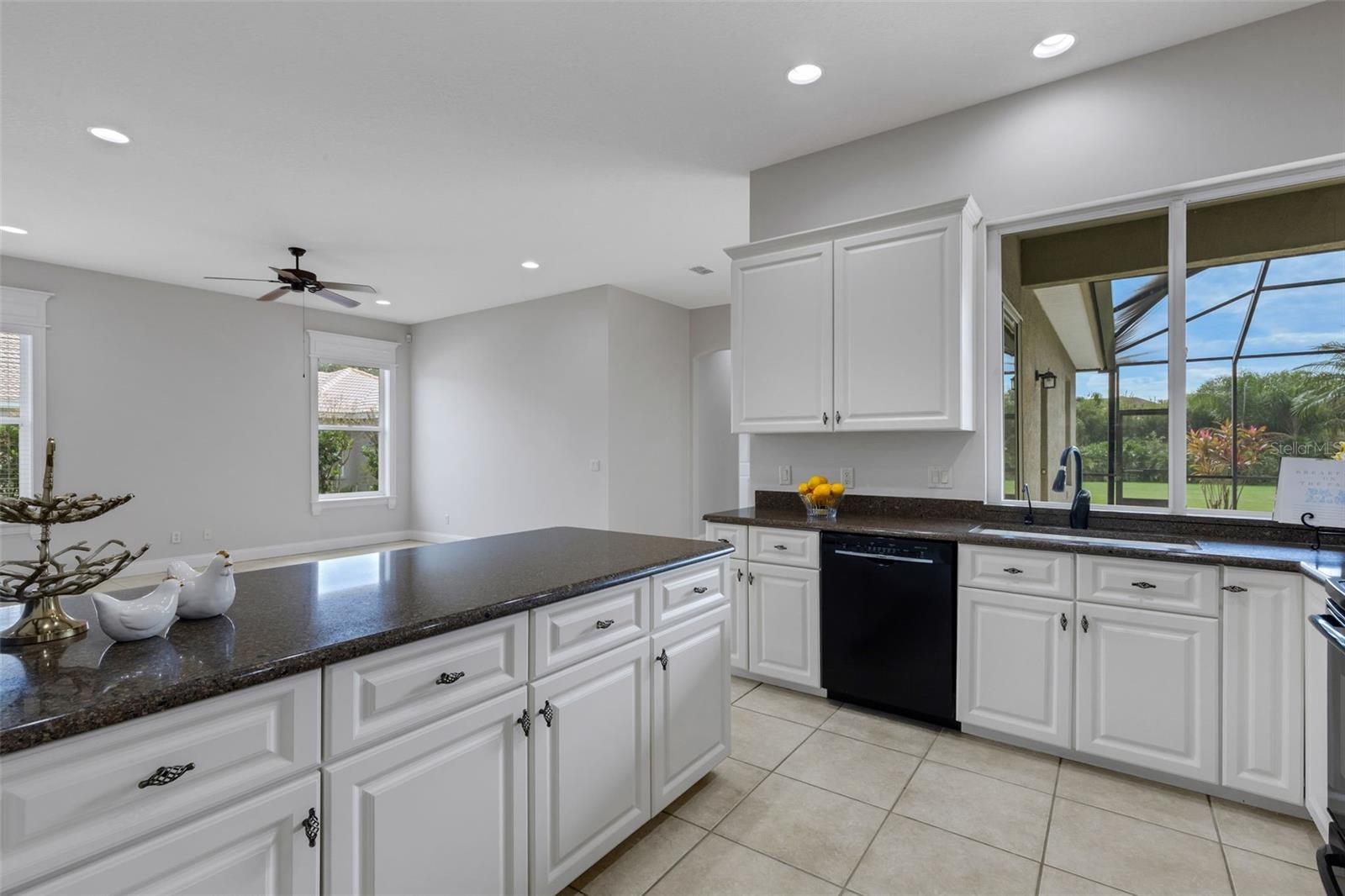 Image 11 of 53 For 828 Whitestone Court