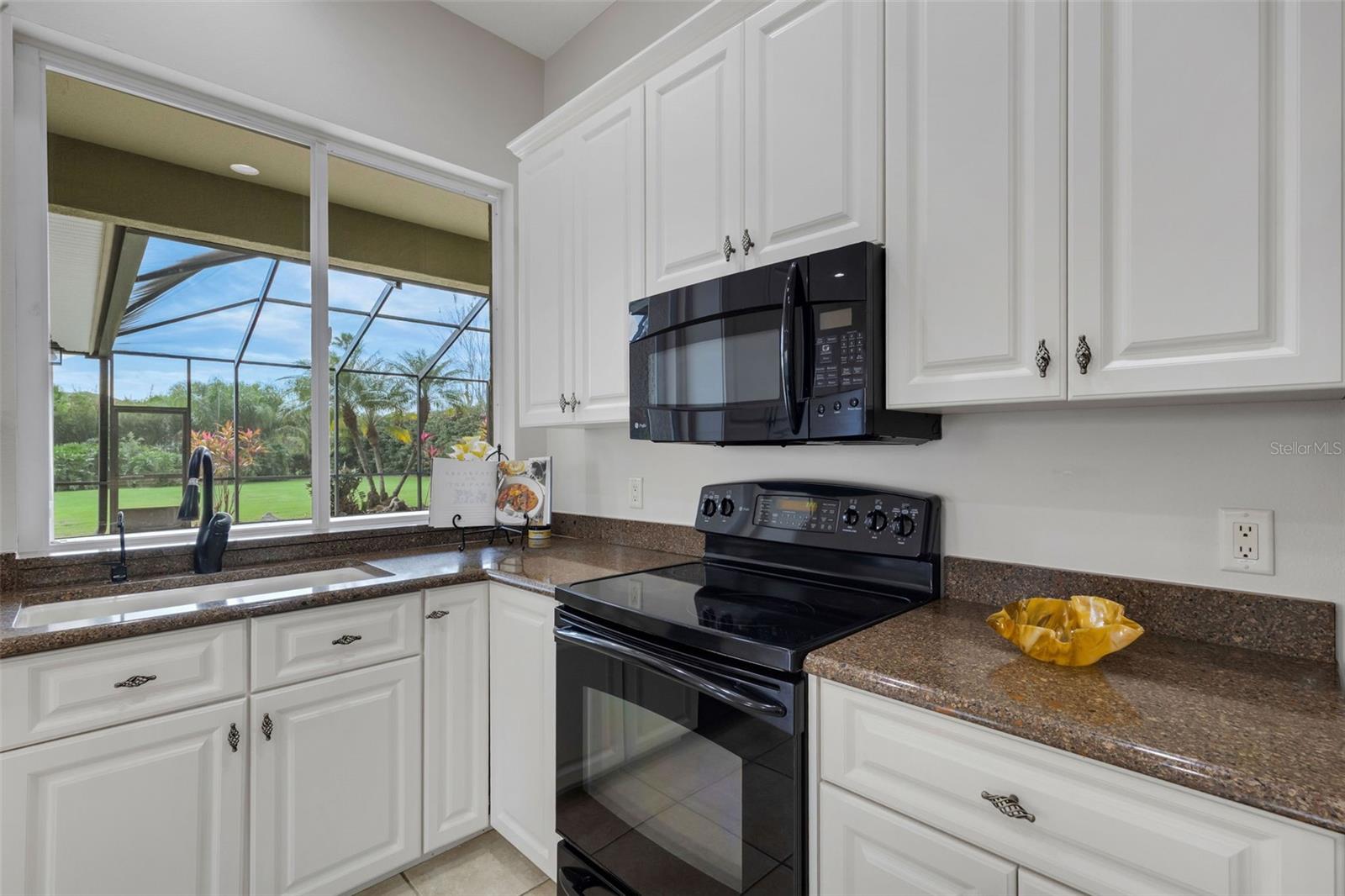 Image 12 of 53 For 828 Whitestone Court