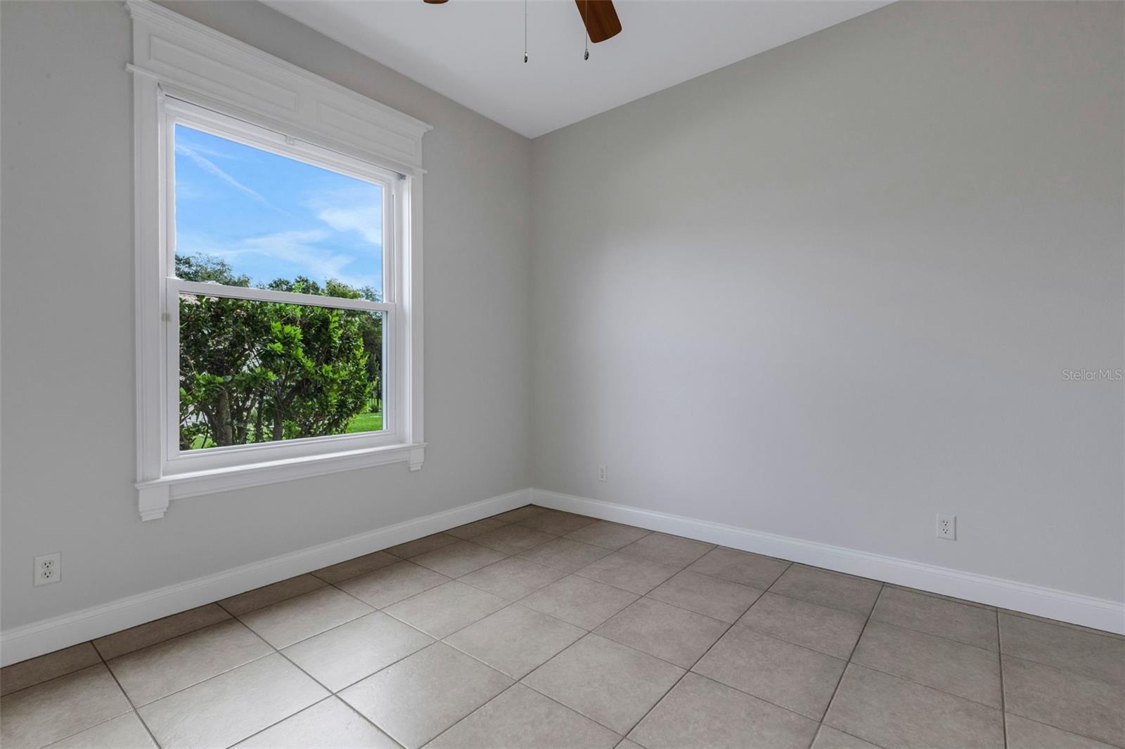 Image 31 of 53 For 828 Whitestone Court