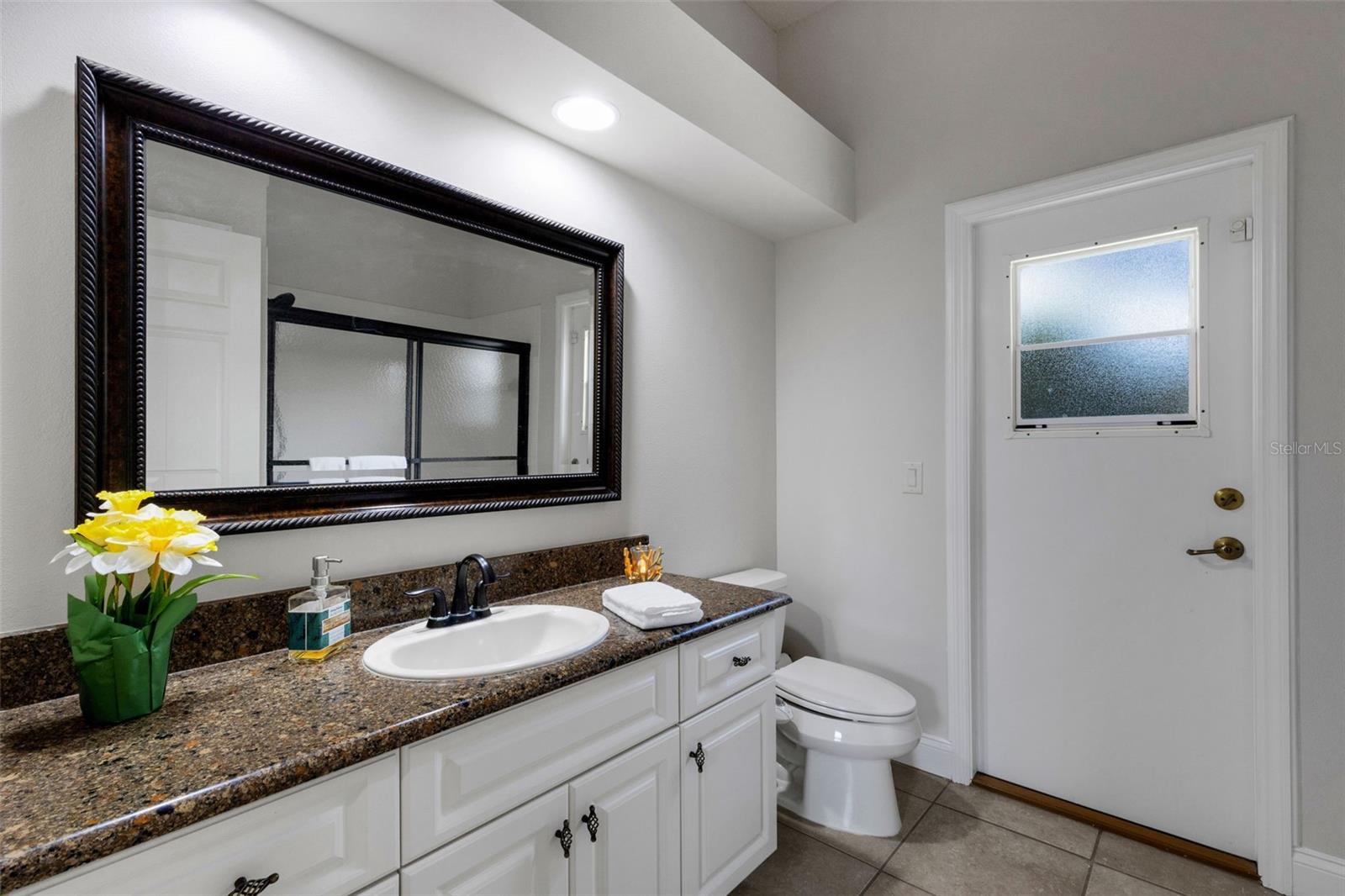 Image 33 of 53 For 828 Whitestone Court