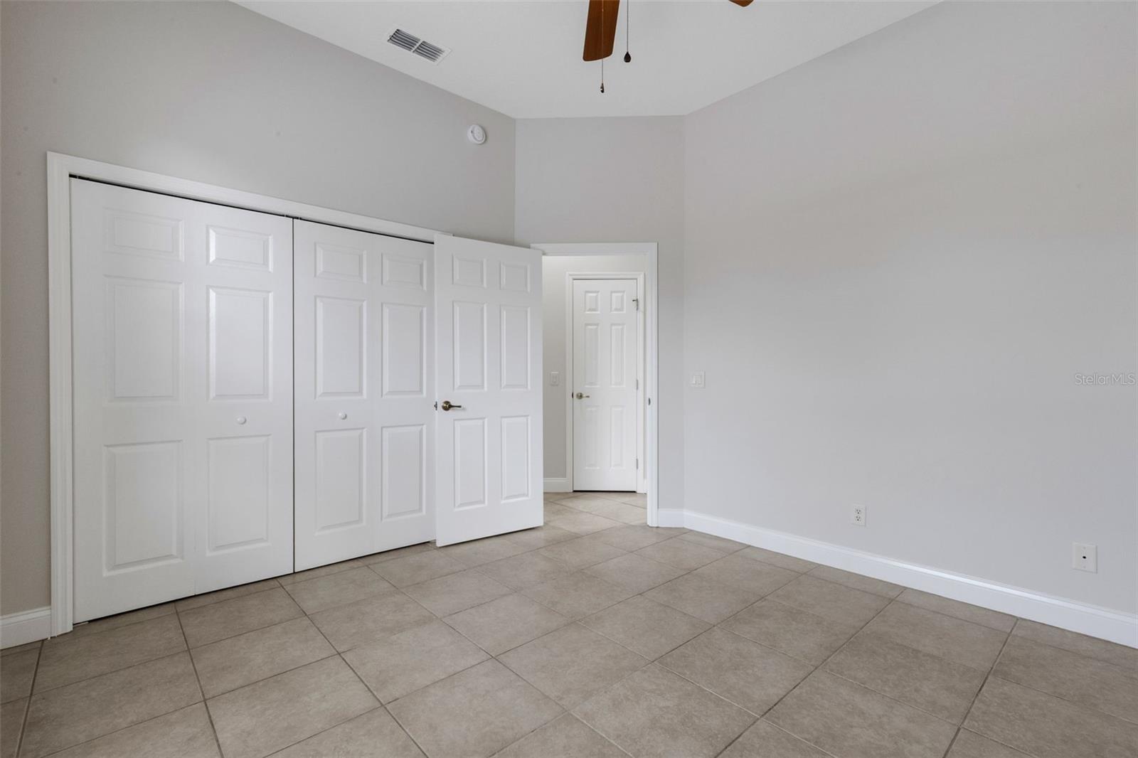 Image 34 of 53 For 828 Whitestone Court