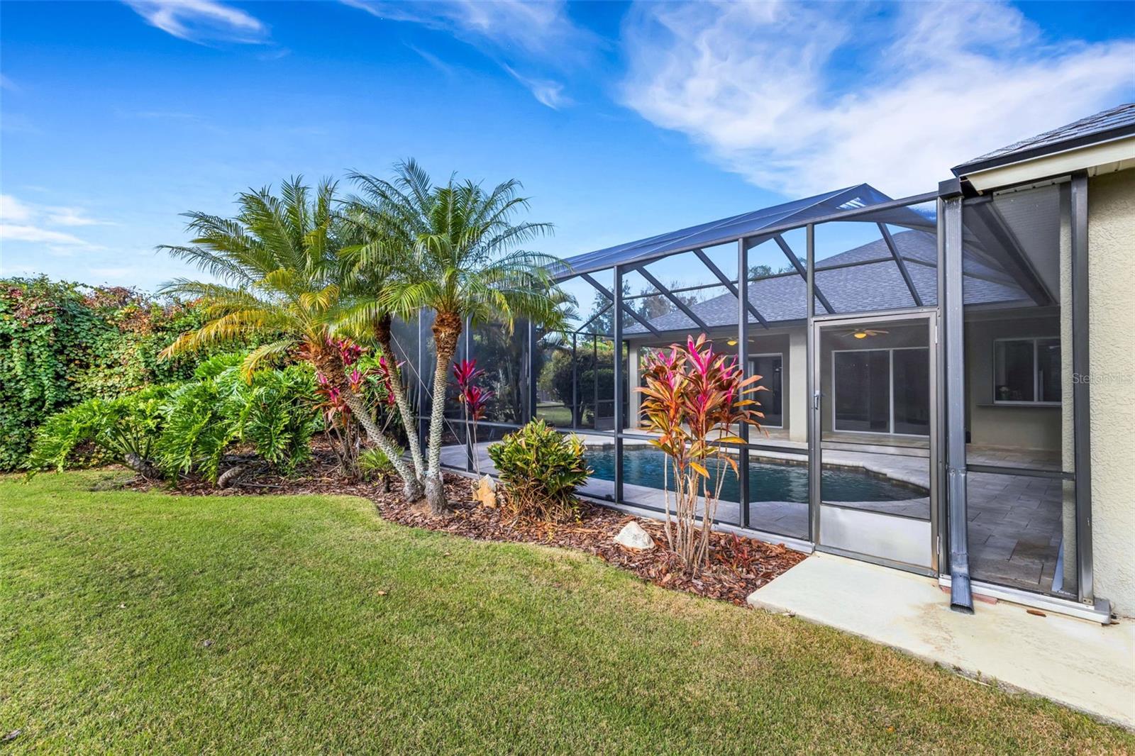 Image 41 of 53 For 828 Whitestone Court