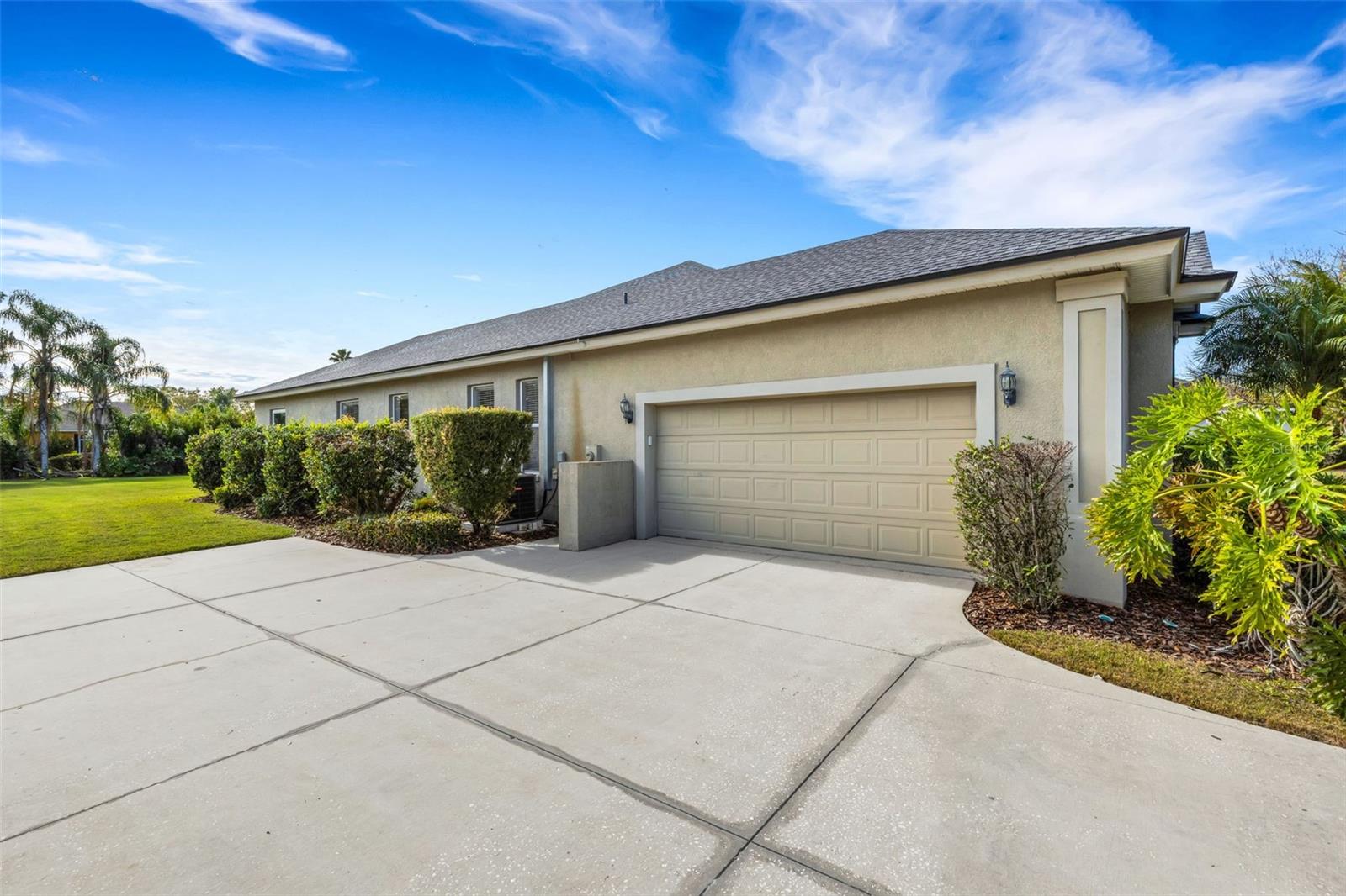 Image 45 of 53 For 828 Whitestone Court