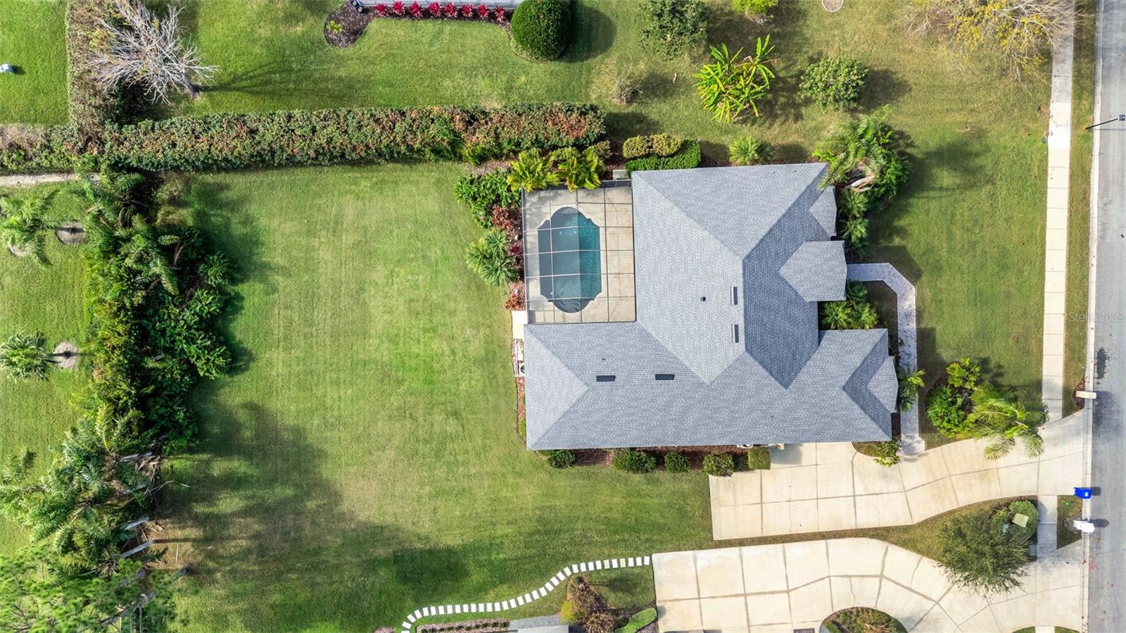 Image 47 of 53 For 828 Whitestone Court