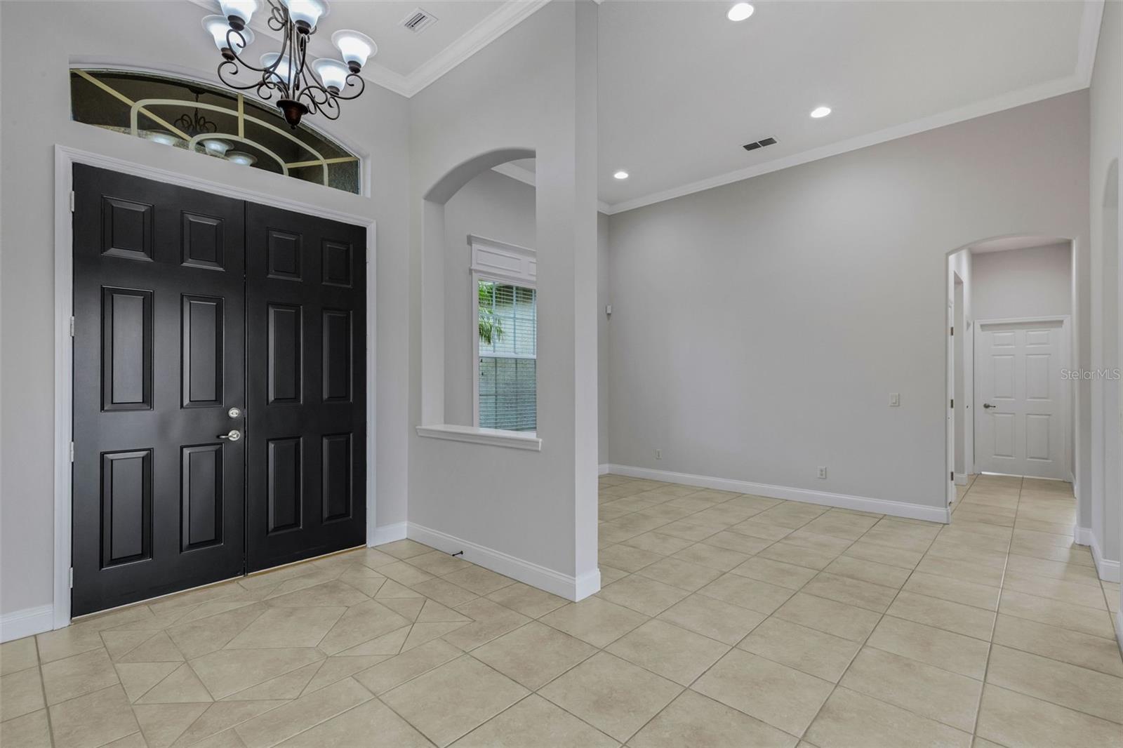 Image 5 of 53 For 828 Whitestone Court