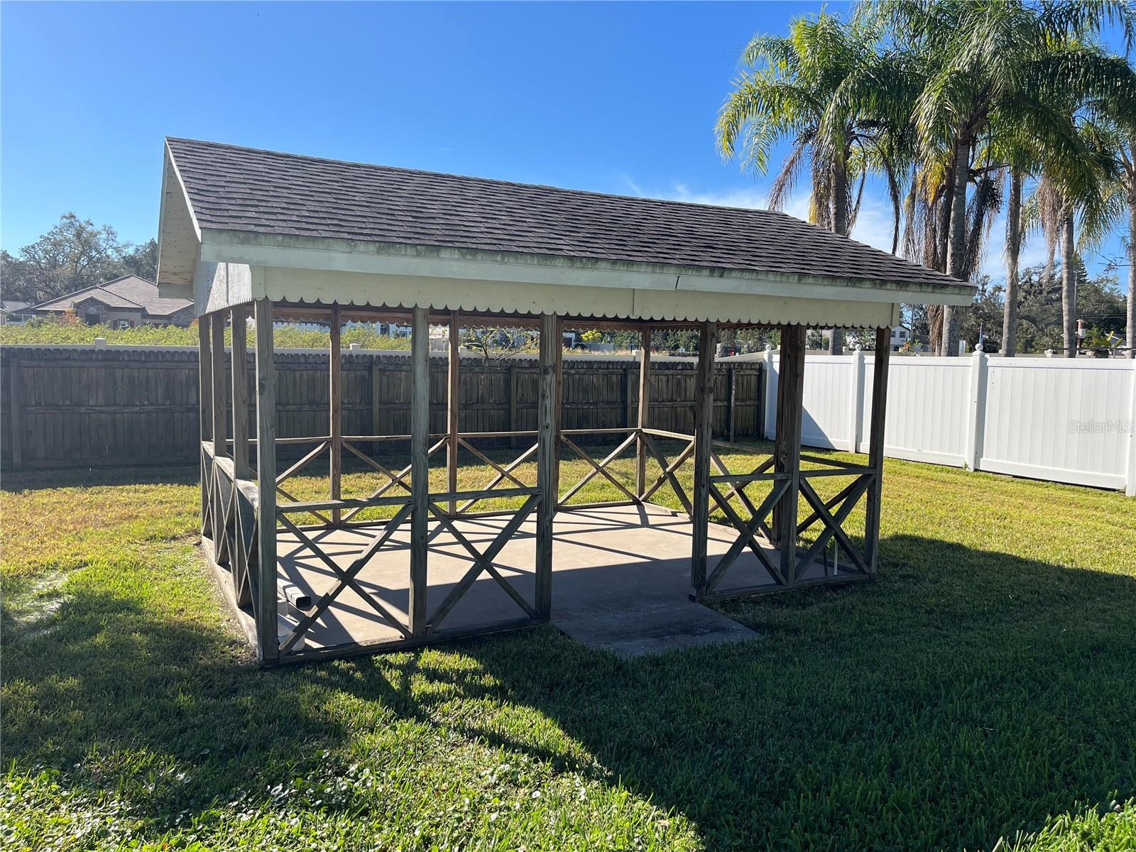 Image 17 of 22 For 197 Hidden Lake Drive