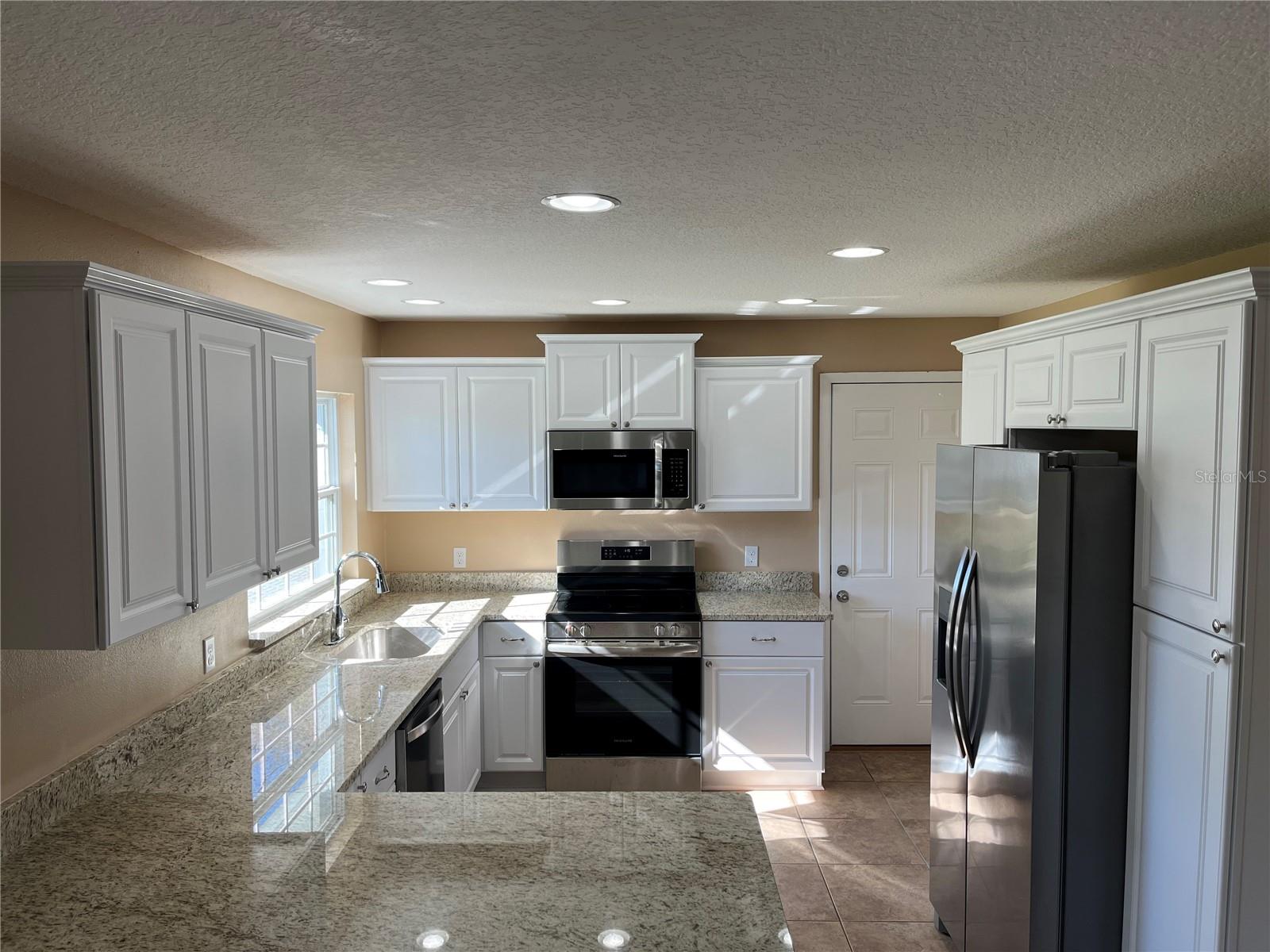 Image 5 of 22 For 197 Hidden Lake Drive