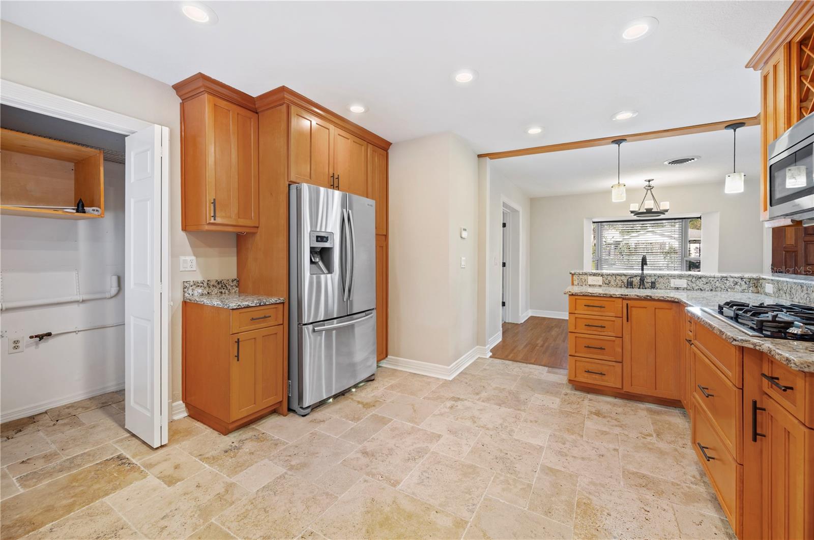 Image 10 of 51 For 425 Belmar Street