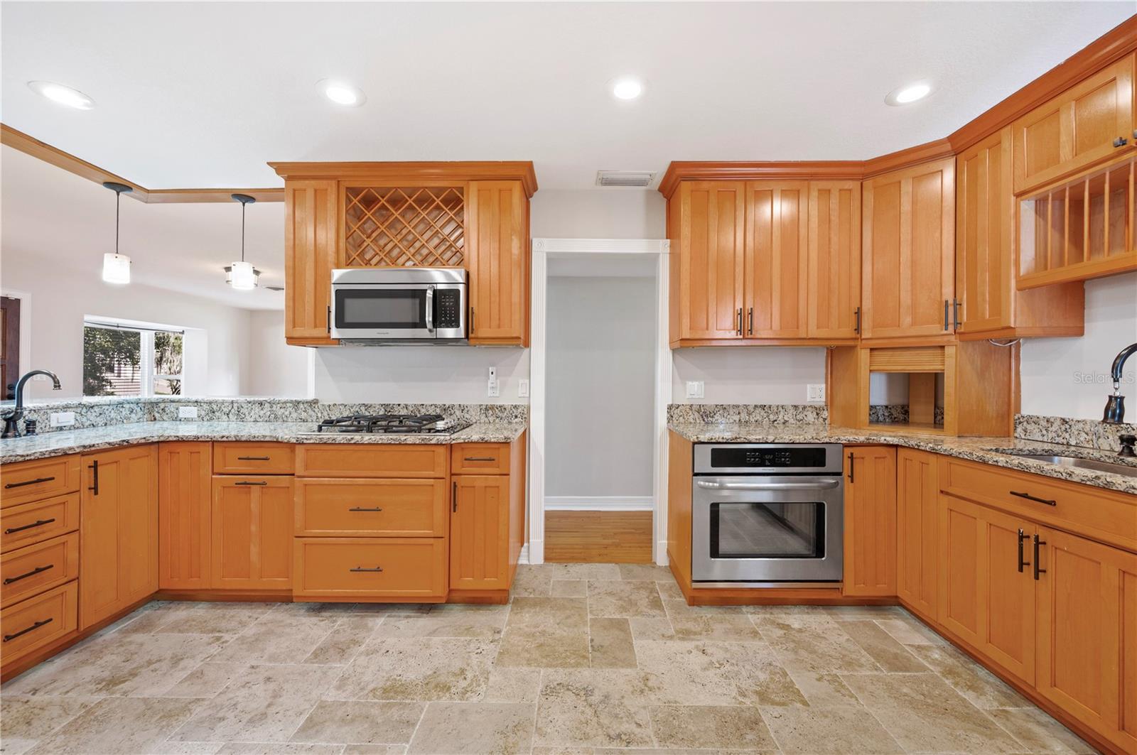 Image 11 of 51 For 425 Belmar Street