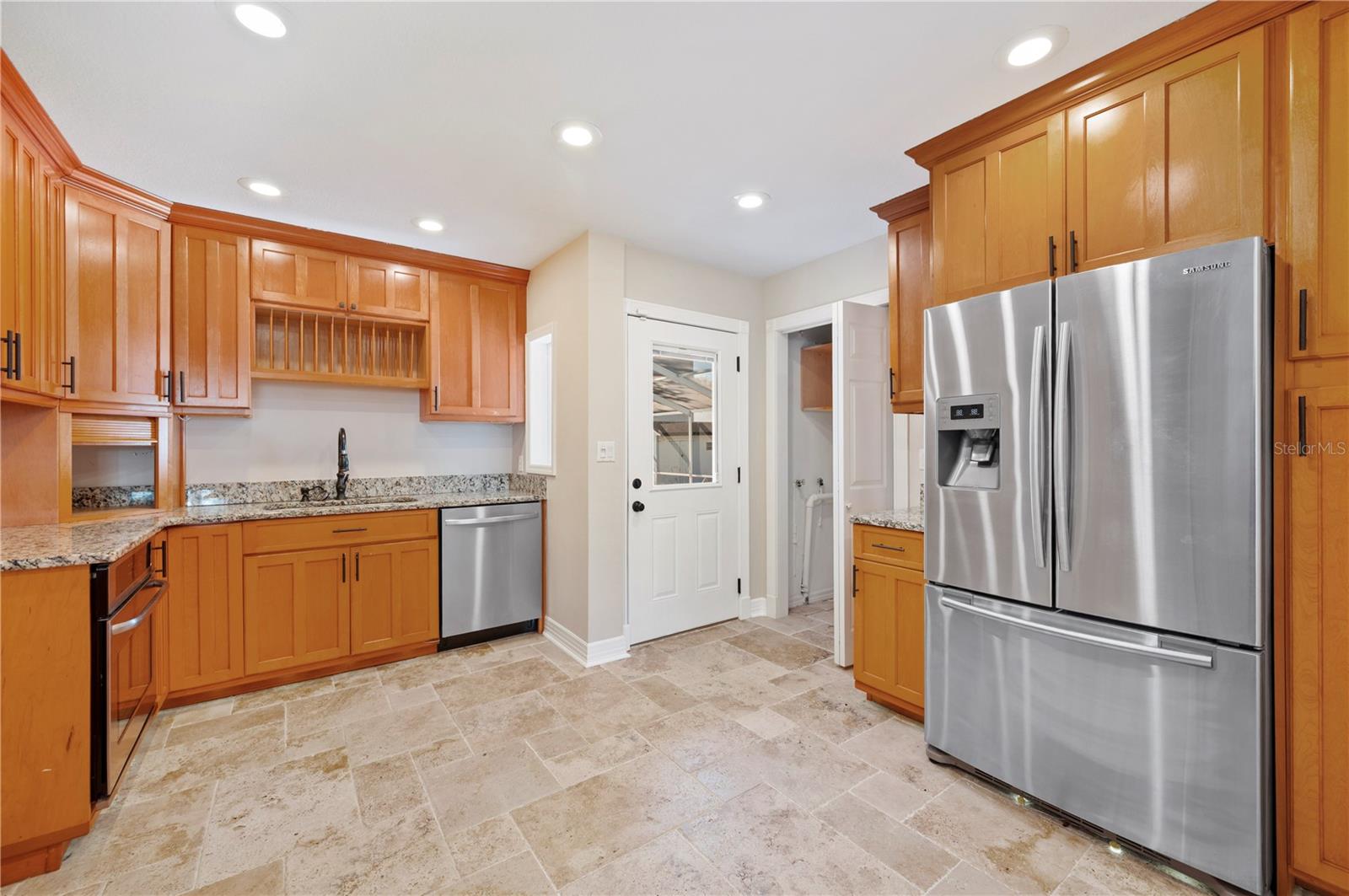 Image 13 of 51 For 425 Belmar Street