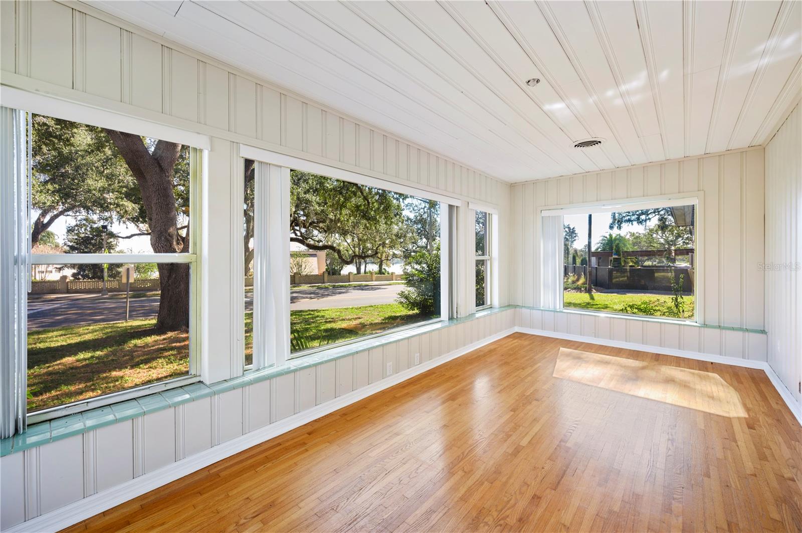 Image 18 of 51 For 425 Belmar Street