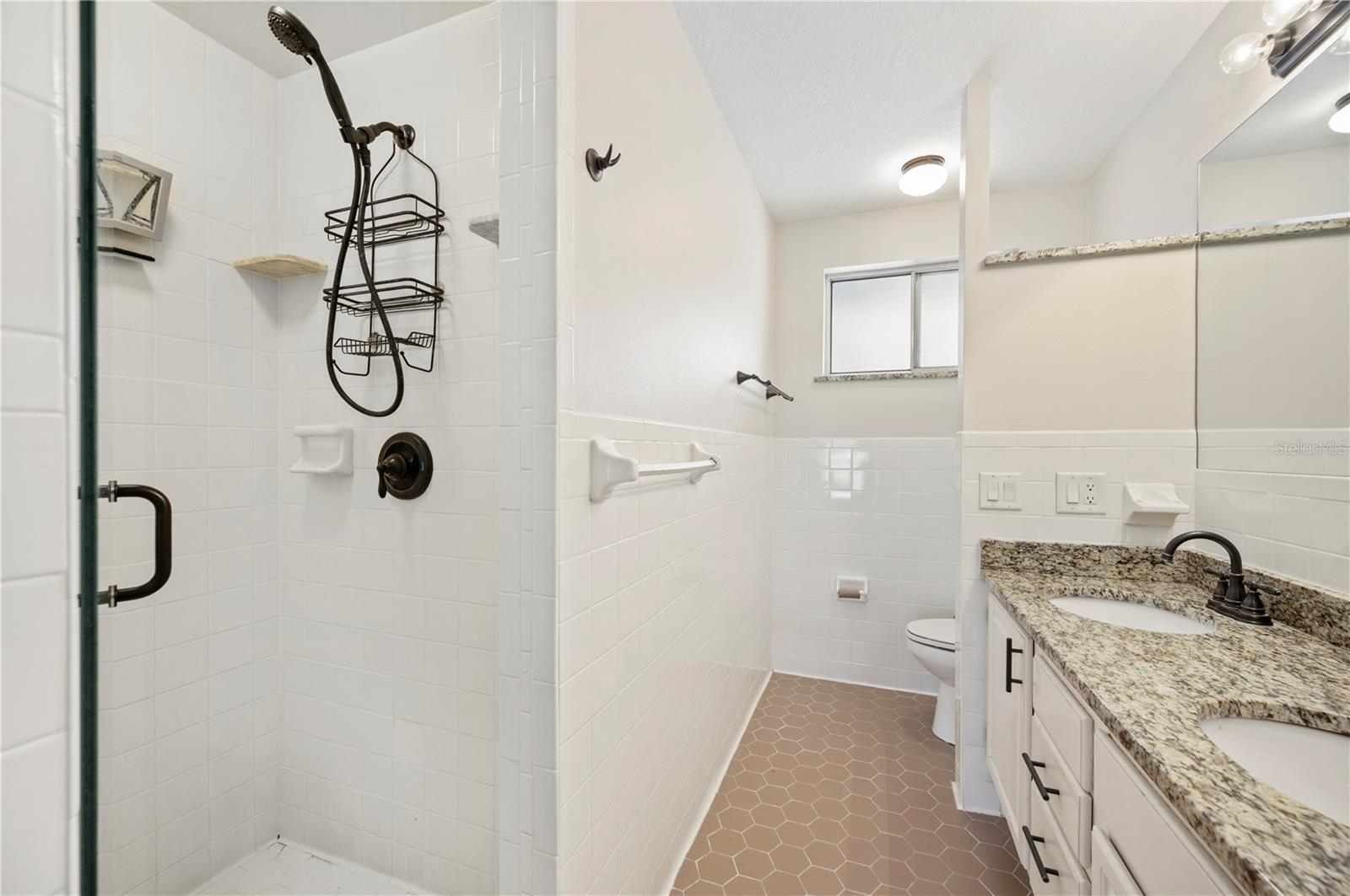 Image 22 of 51 For 425 Belmar Street