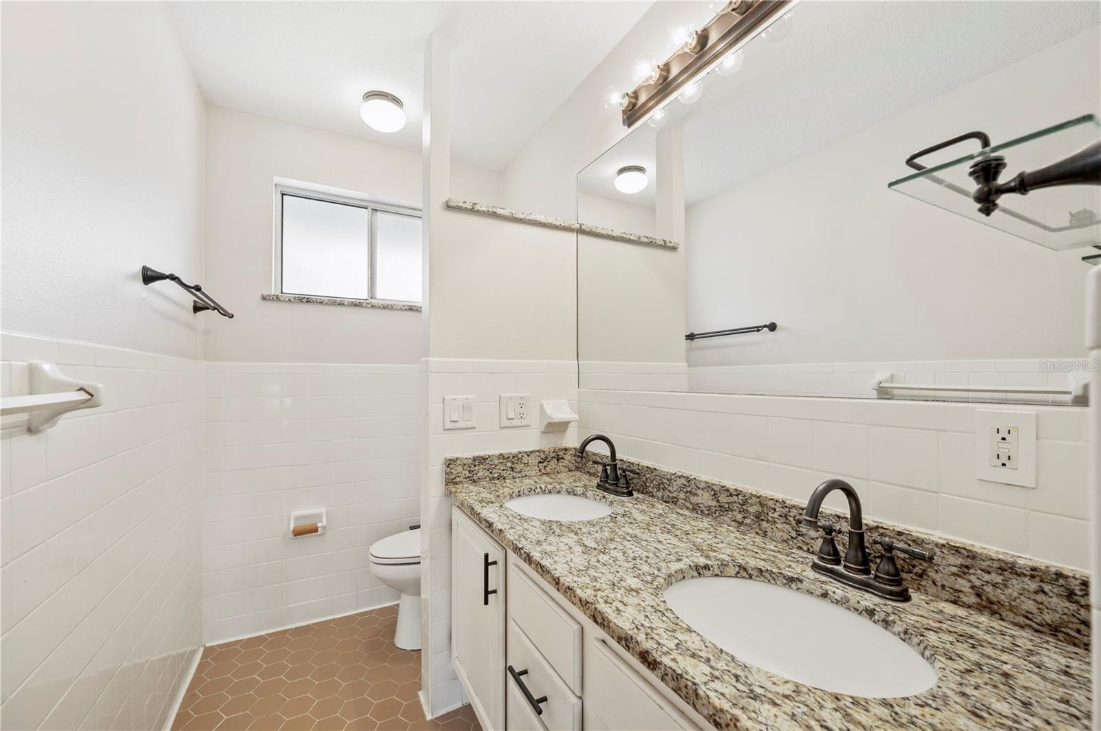 Image 23 of 51 For 425 Belmar Street