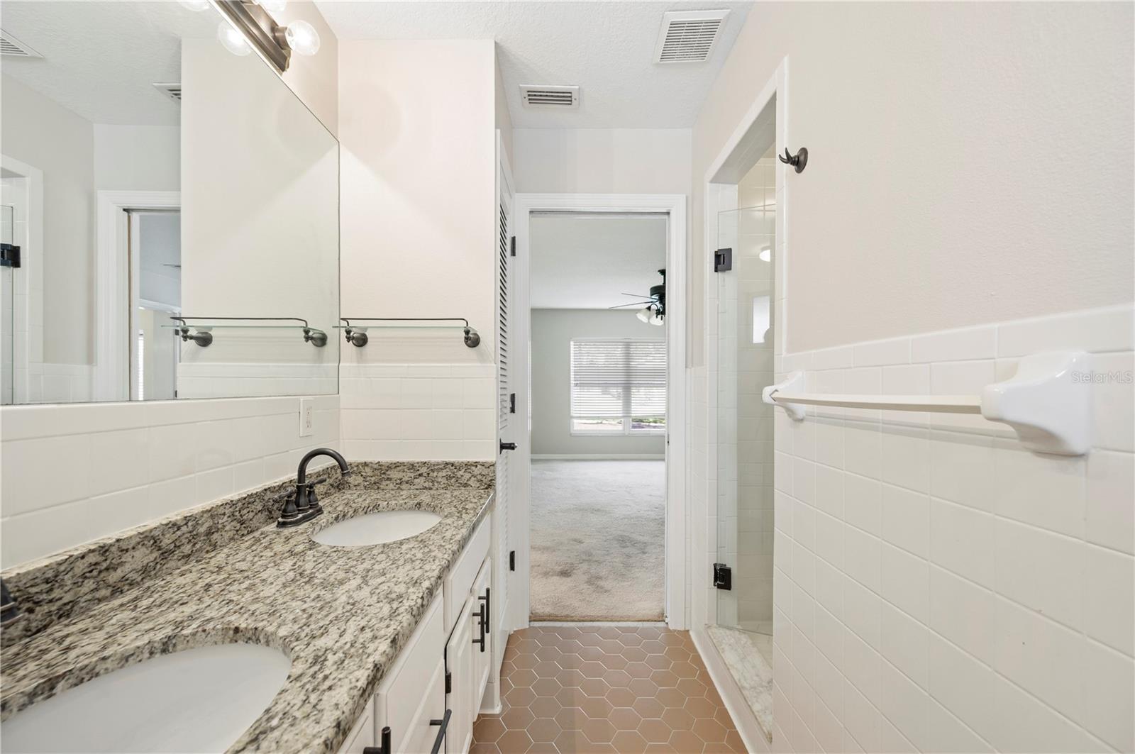 Image 24 of 51 For 425 Belmar Street