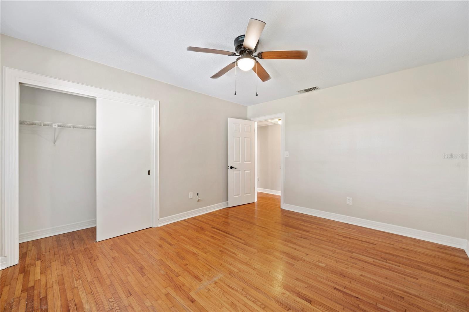 Image 28 of 51 For 425 Belmar Street