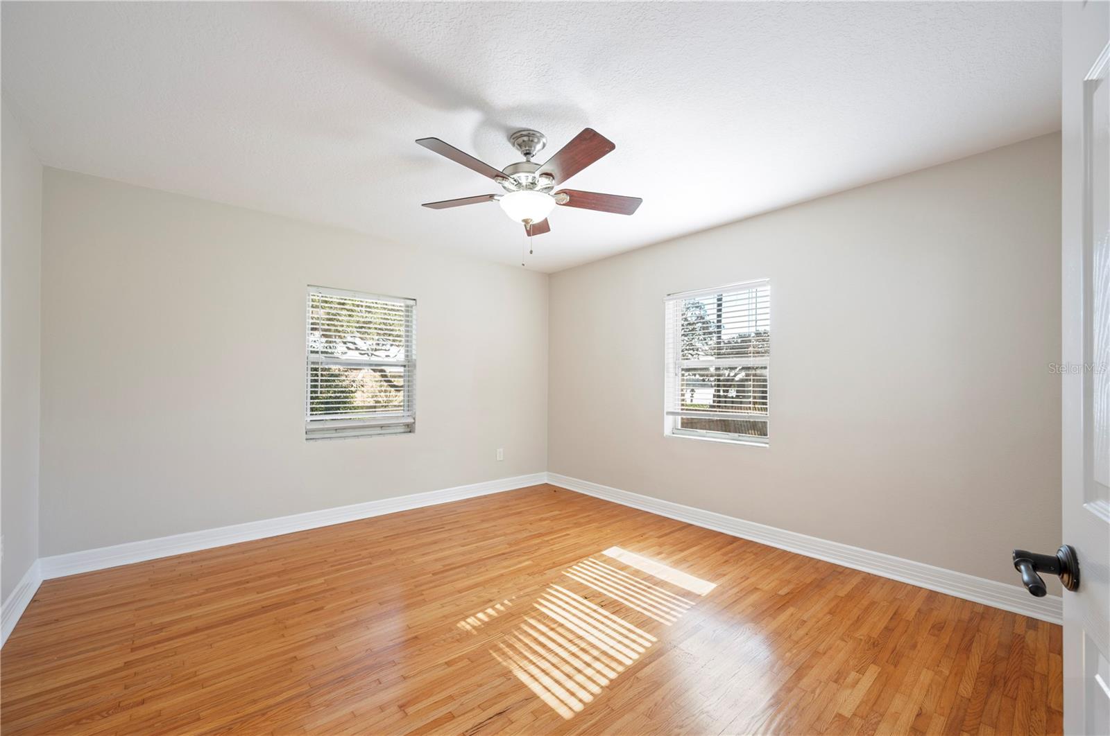 Image 29 of 51 For 425 Belmar Street