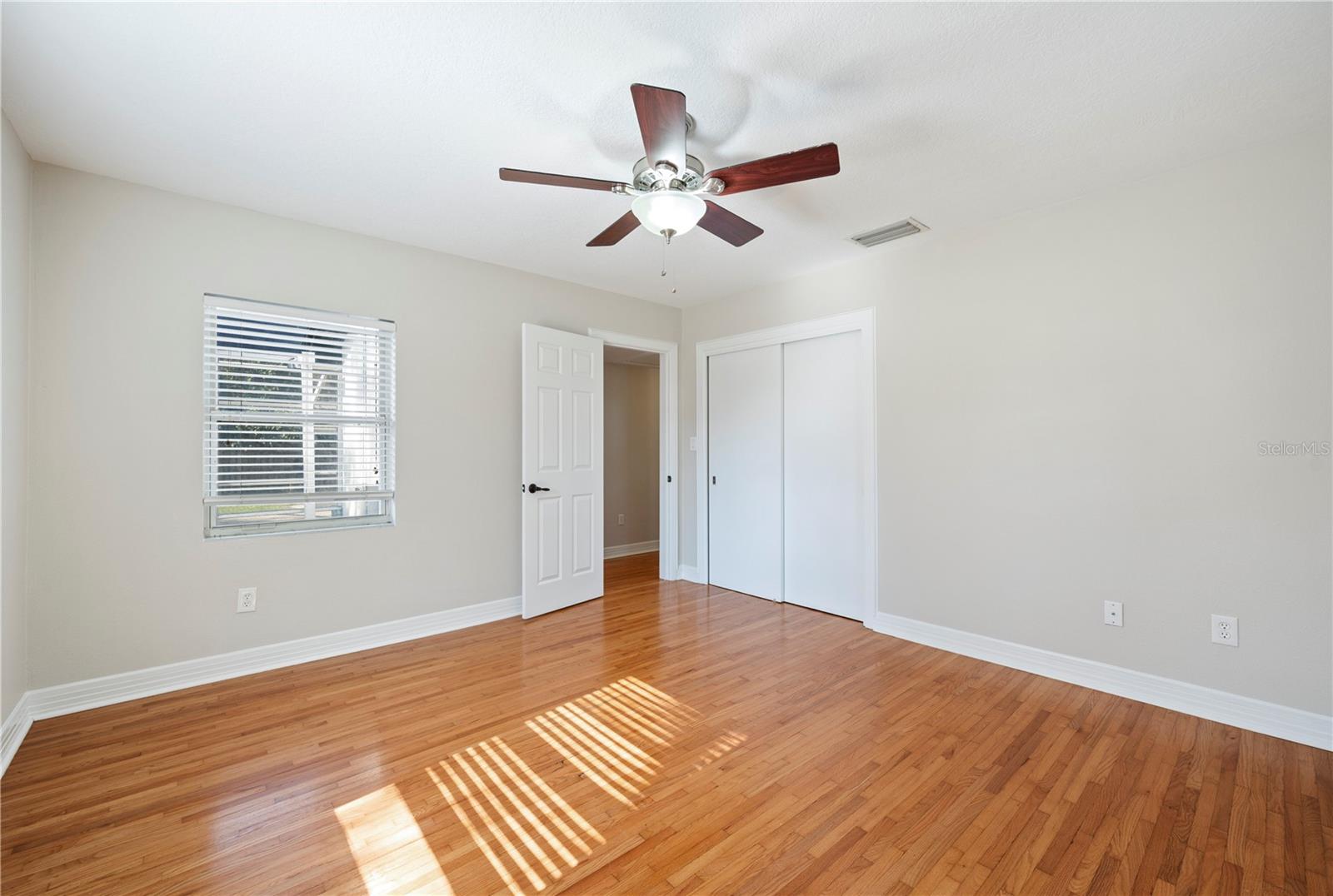 Image 30 of 51 For 425 Belmar Street