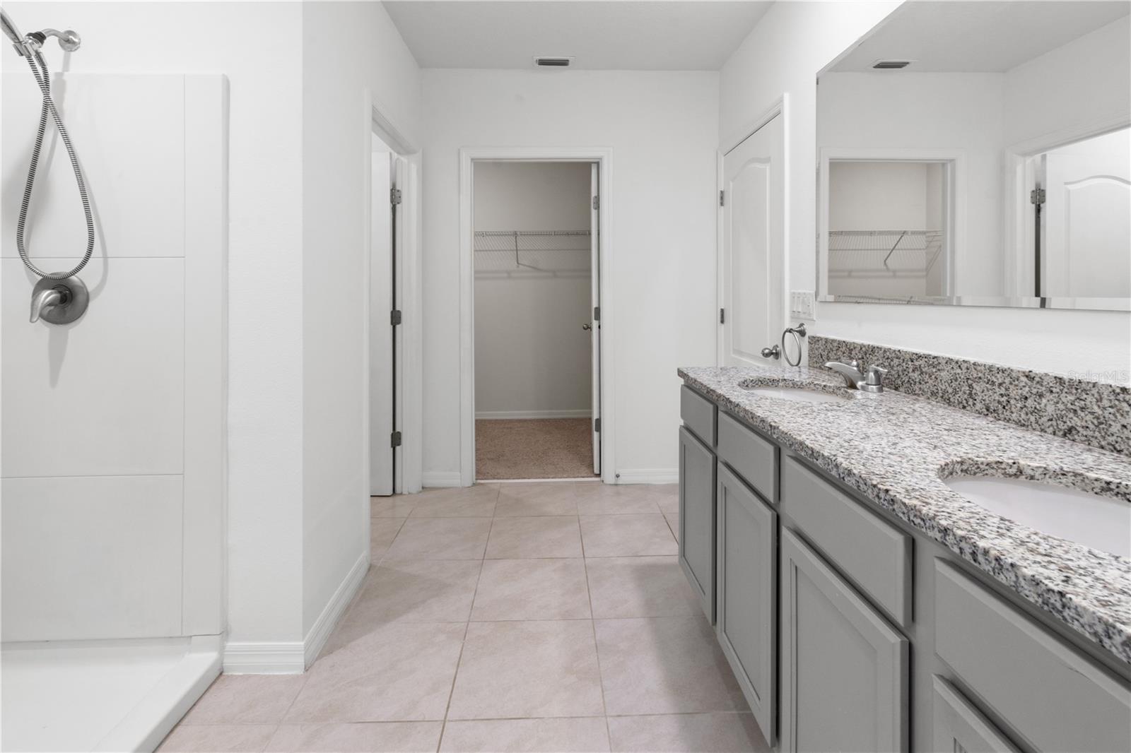 Image 21 of 41 For 2651 Grandbury Grove Road