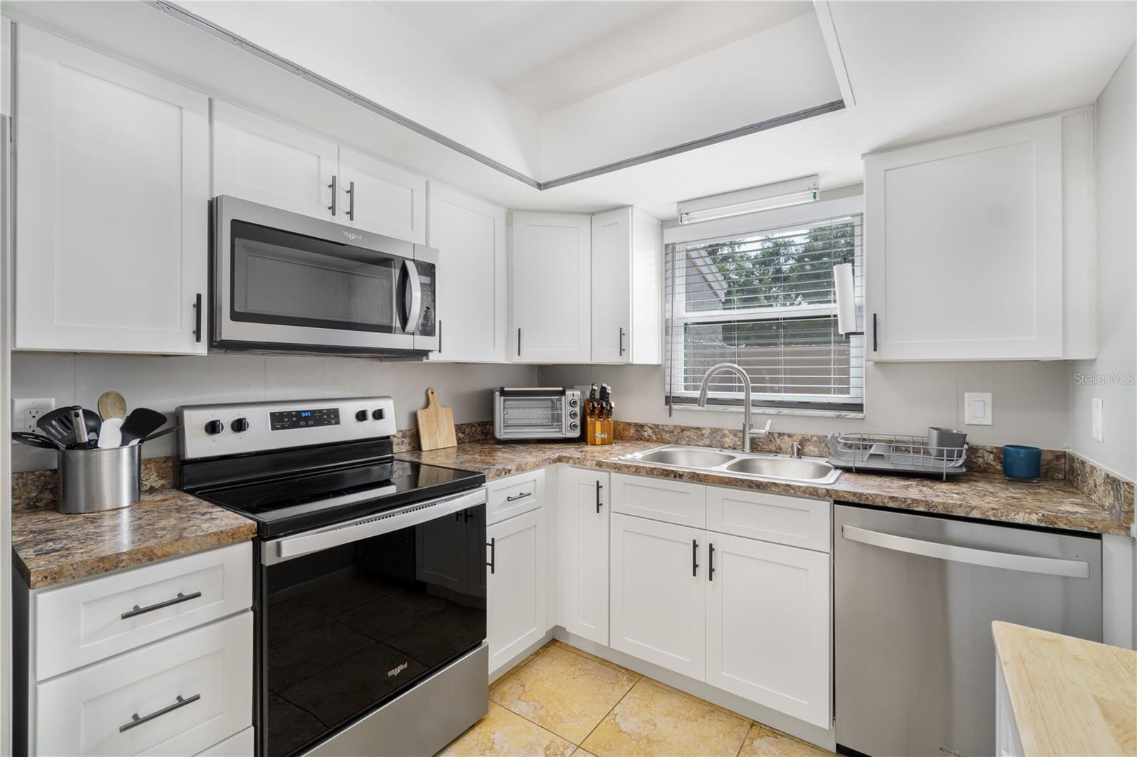 Image 12 of 30 For 5225 Imperial Lakes Boulevard 53