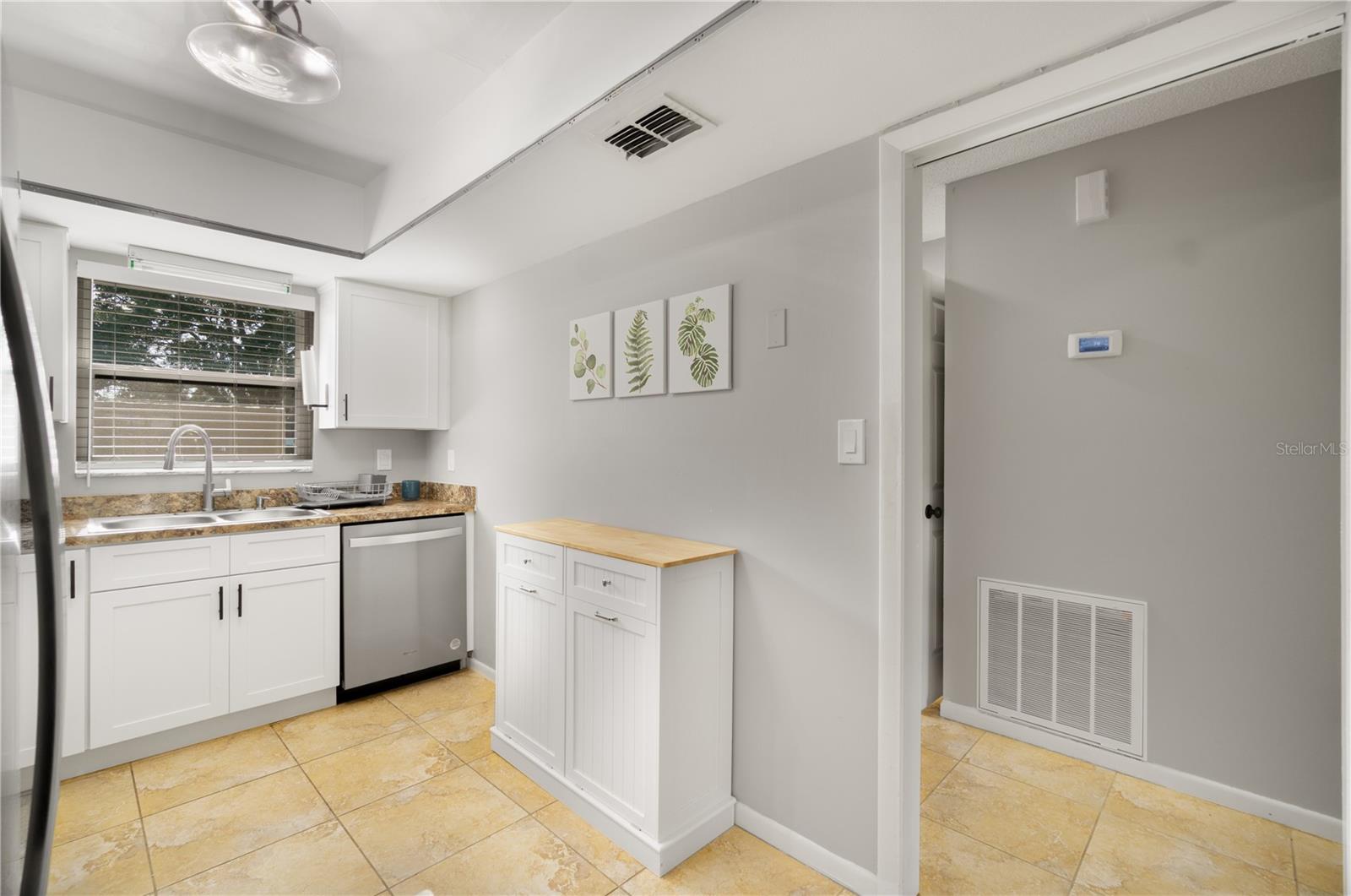 Image 14 of 30 For 5225 Imperial Lakes Boulevard 53