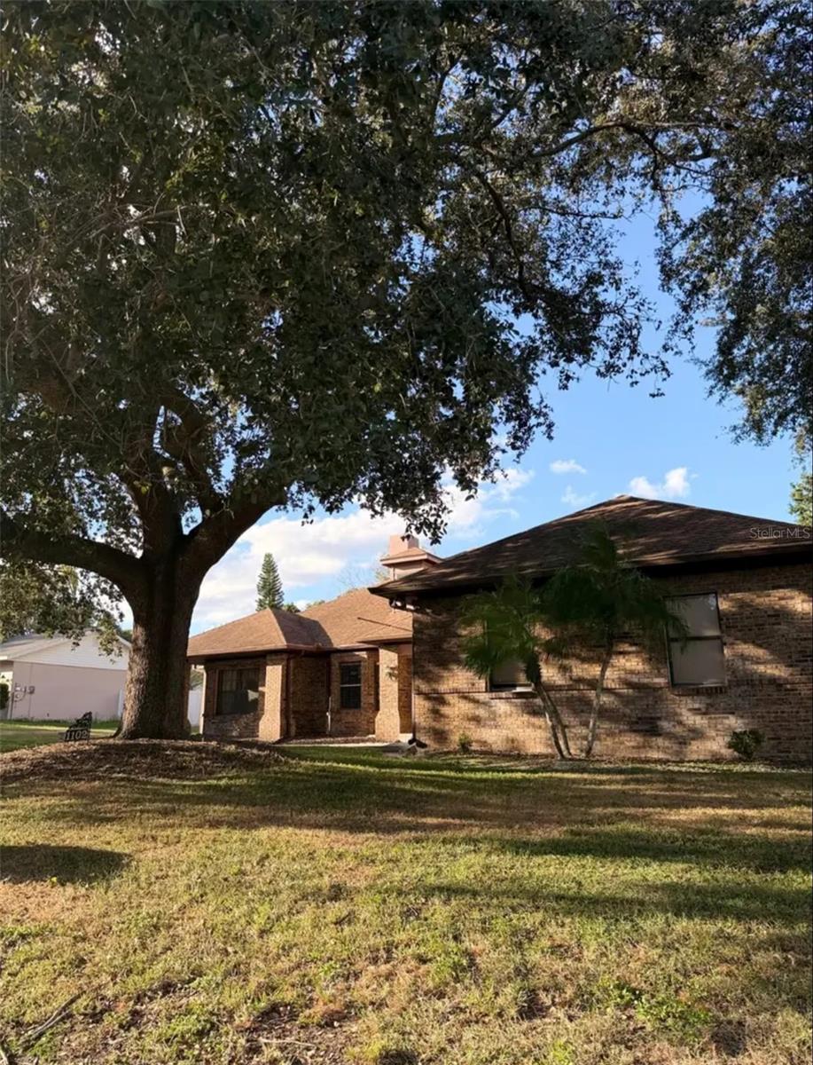 Image 9 of 10 For 1102 Sugartree Drive S