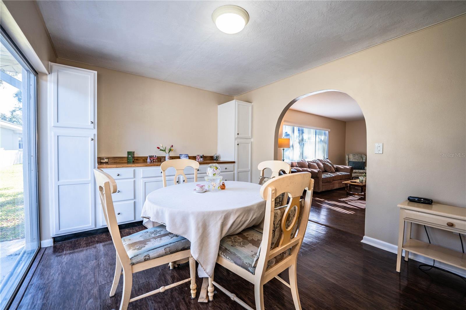 Image 10 of 32 For 612 Avery Lane