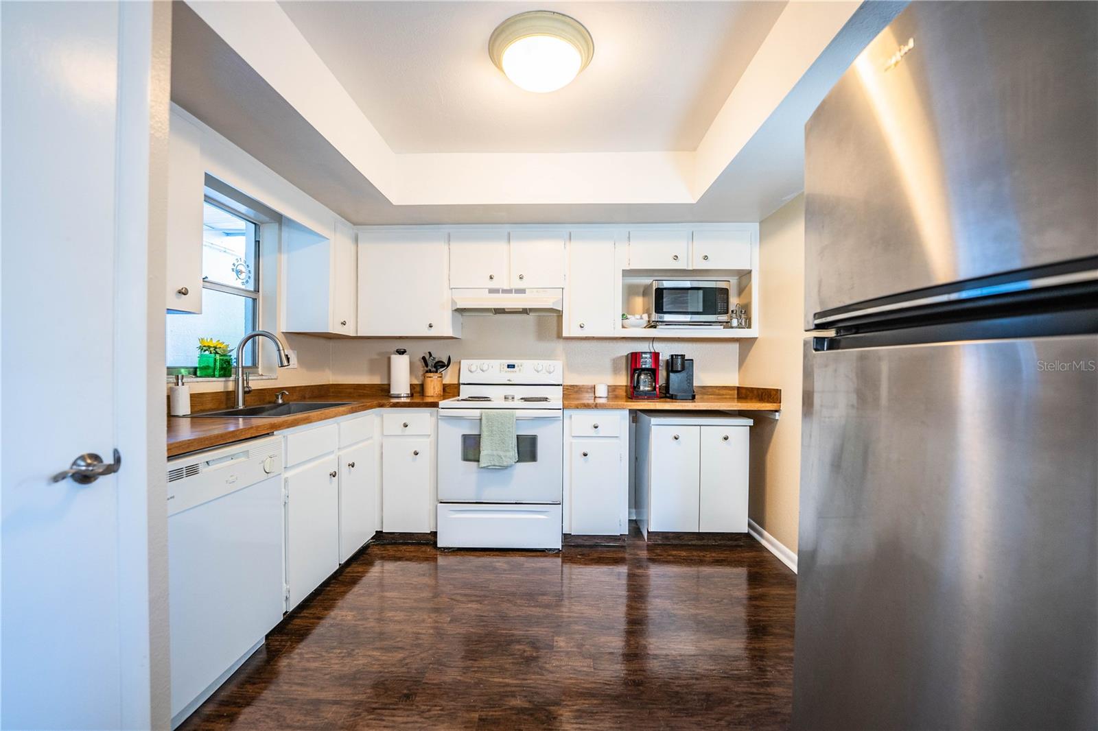 Image 14 of 32 For 612 Avery Lane