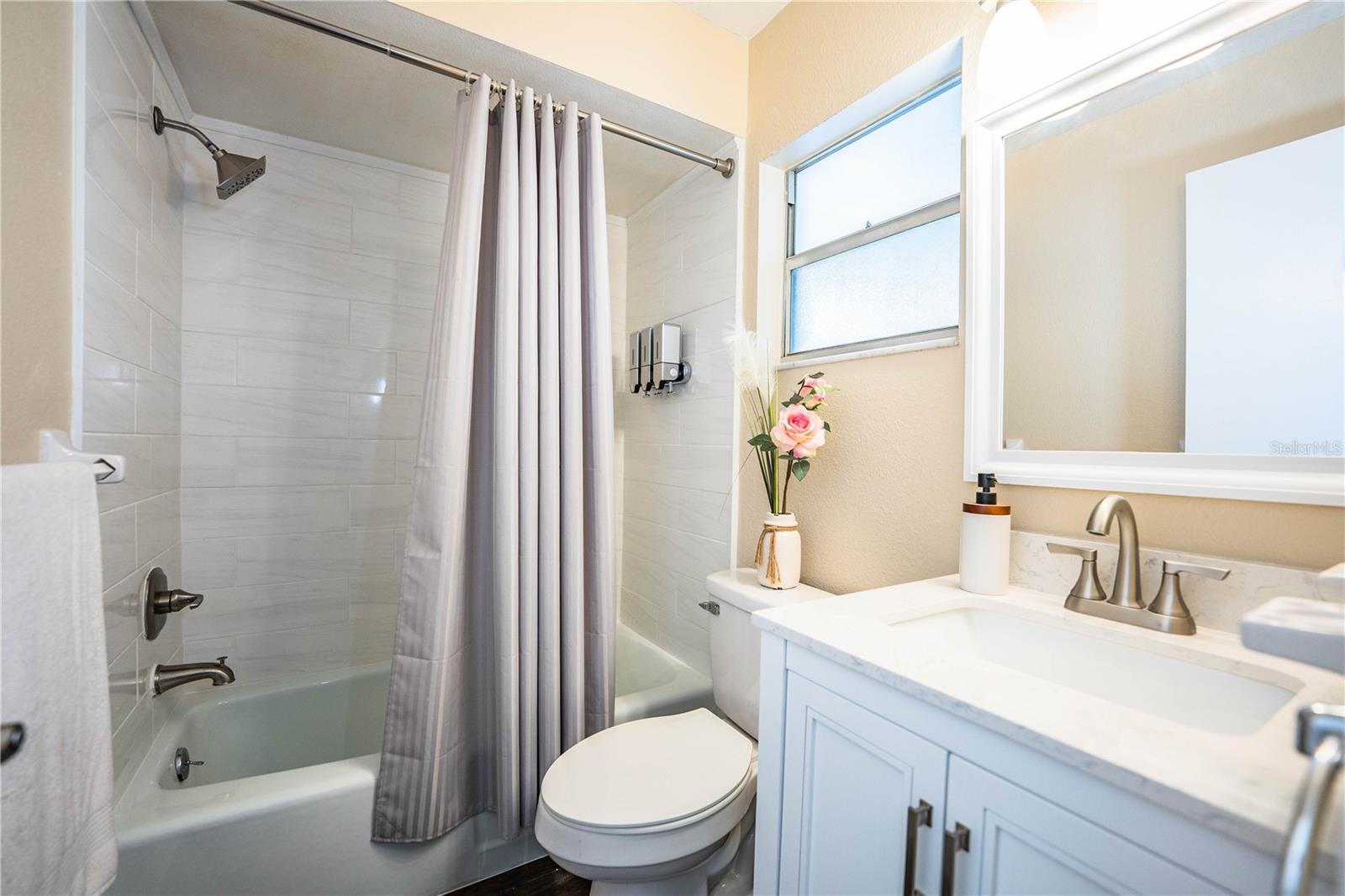 Image 24 of 32 For 612 Avery Lane