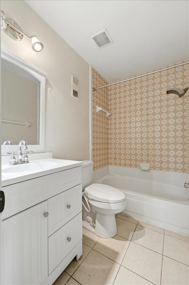 Image 21 of 28 For 1716 Lafayette Court 1716