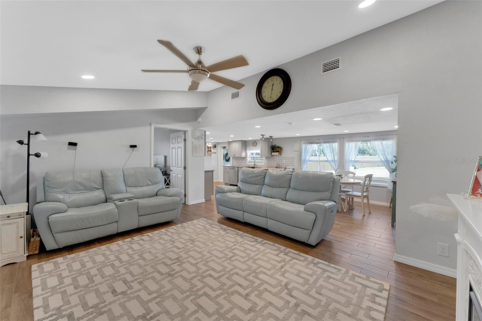 Image 9 of 49 For 5418 Cooper Lane