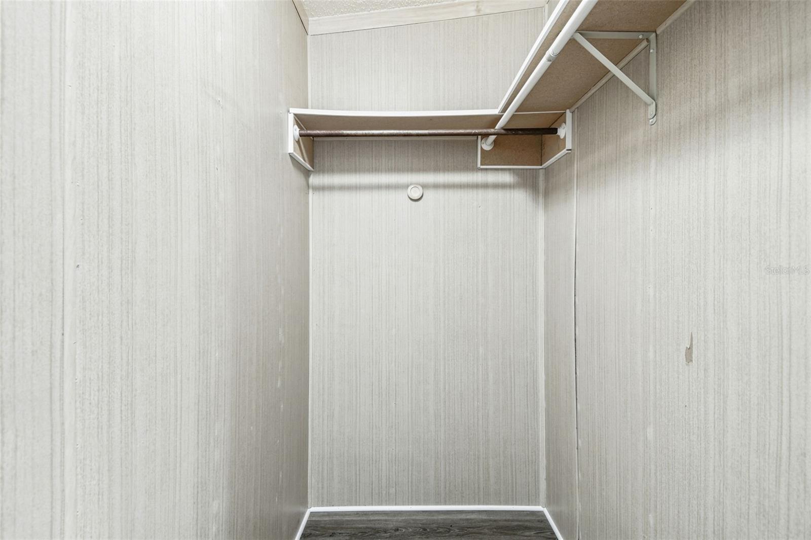 Image 31 of 58 For 1811 Sherwood Hill Dr