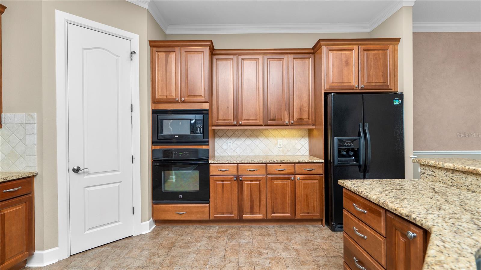 Image 12 of 67 For 1852 Richmond Way