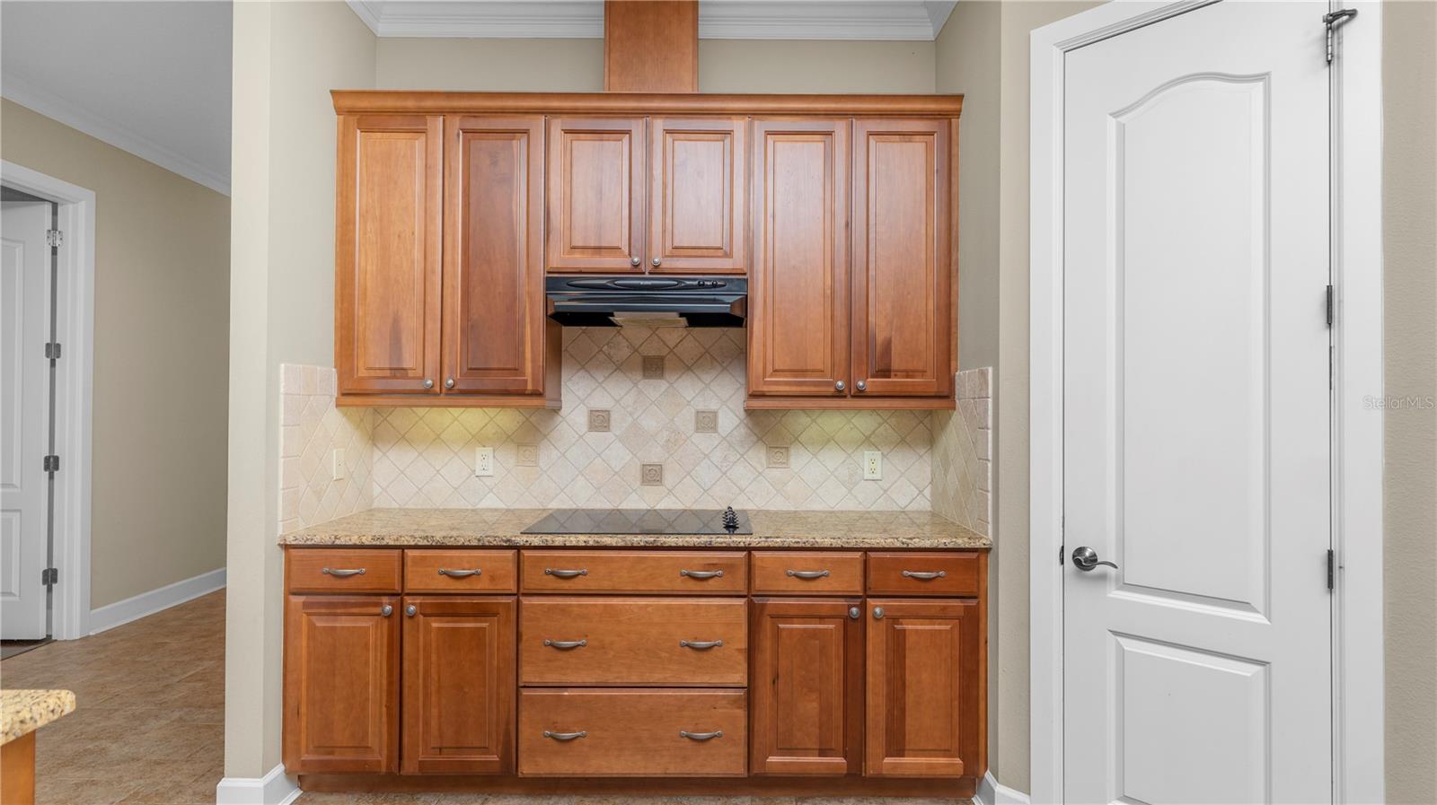 Image 14 of 67 For 1852 Richmond Way