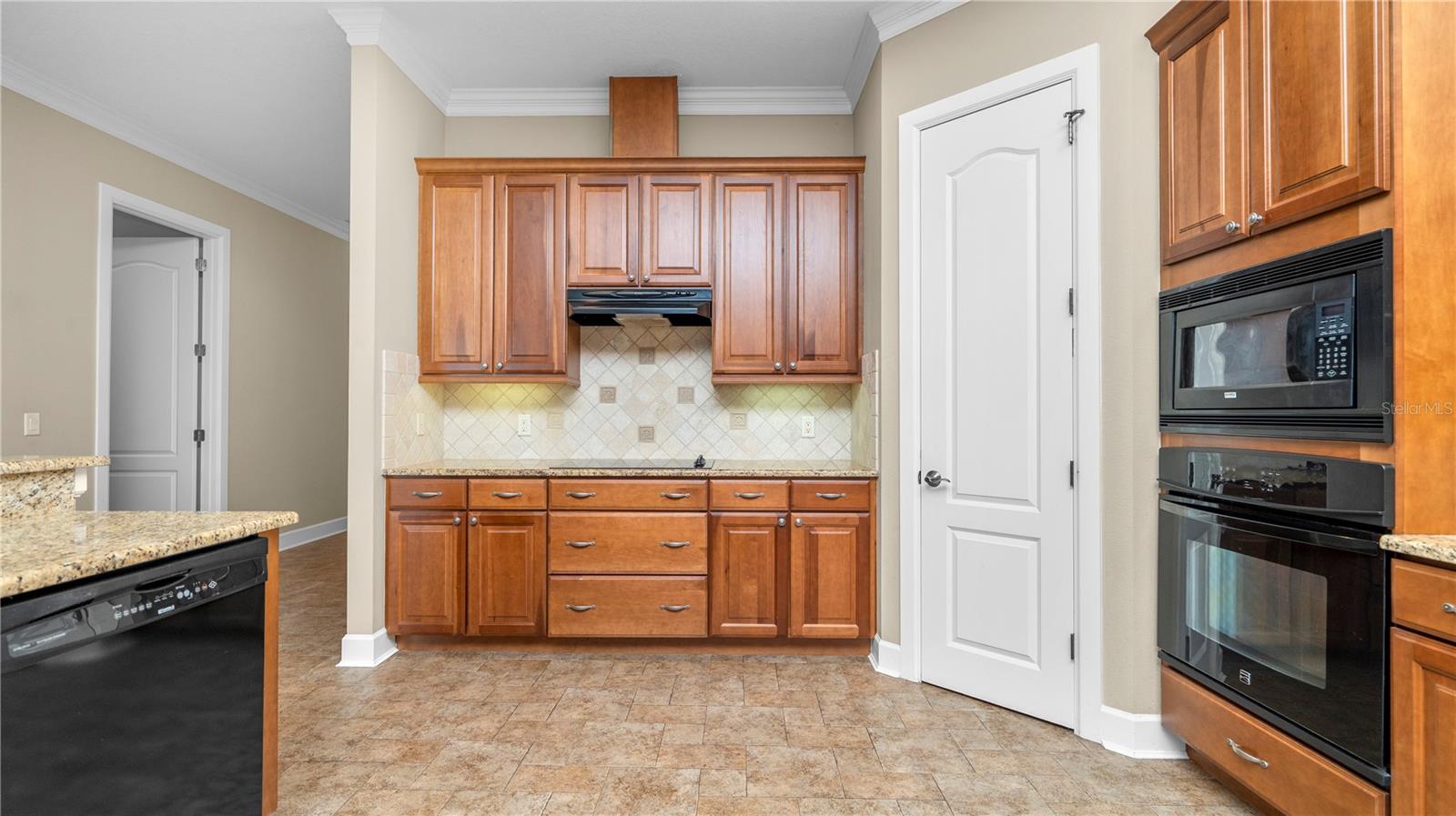 Image 15 of 67 For 1852 Richmond Way