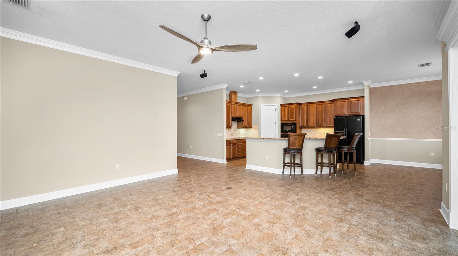 Image 18 of 67 For 1852 Richmond Way