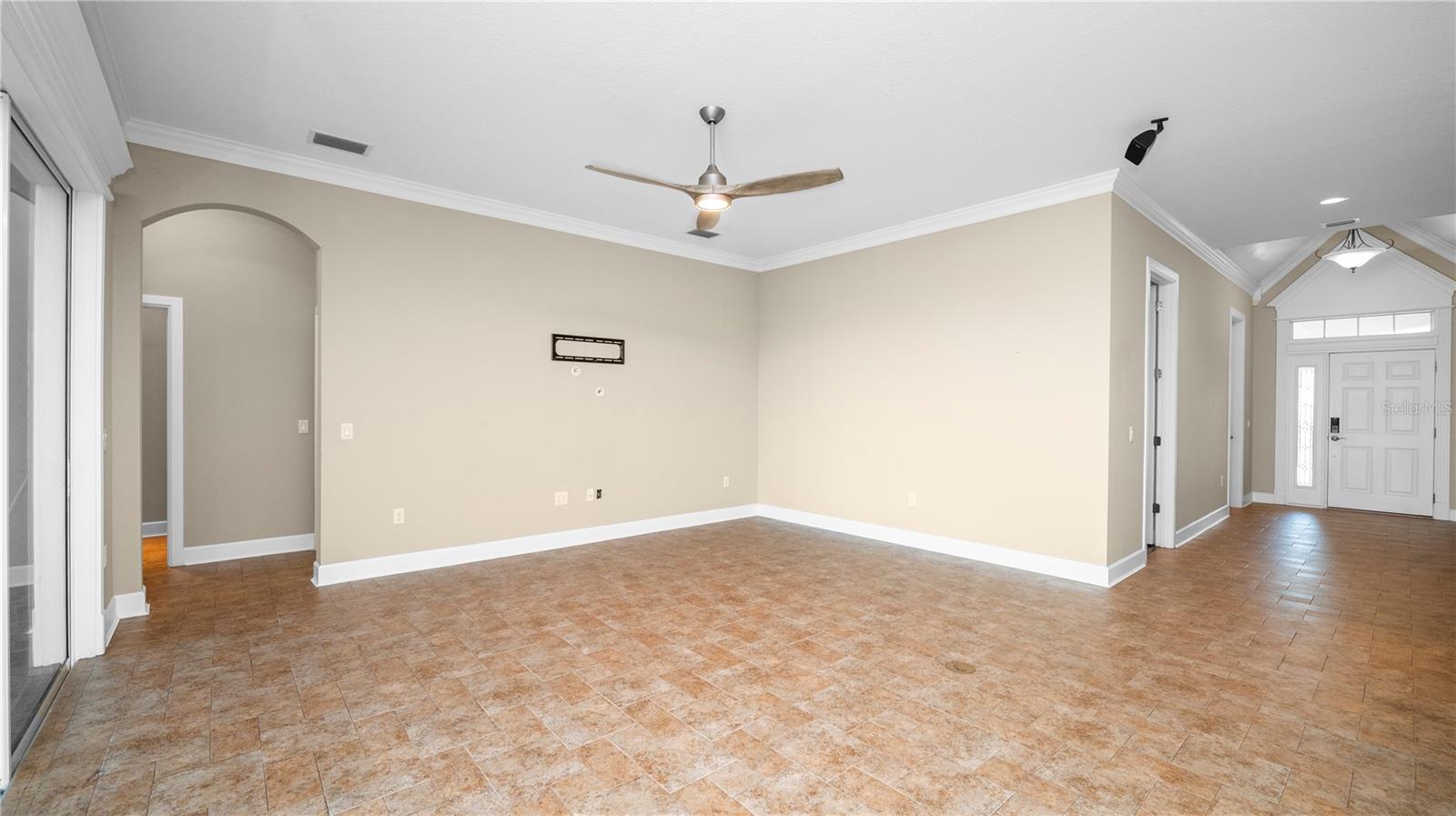 Image 19 of 67 For 1852 Richmond Way