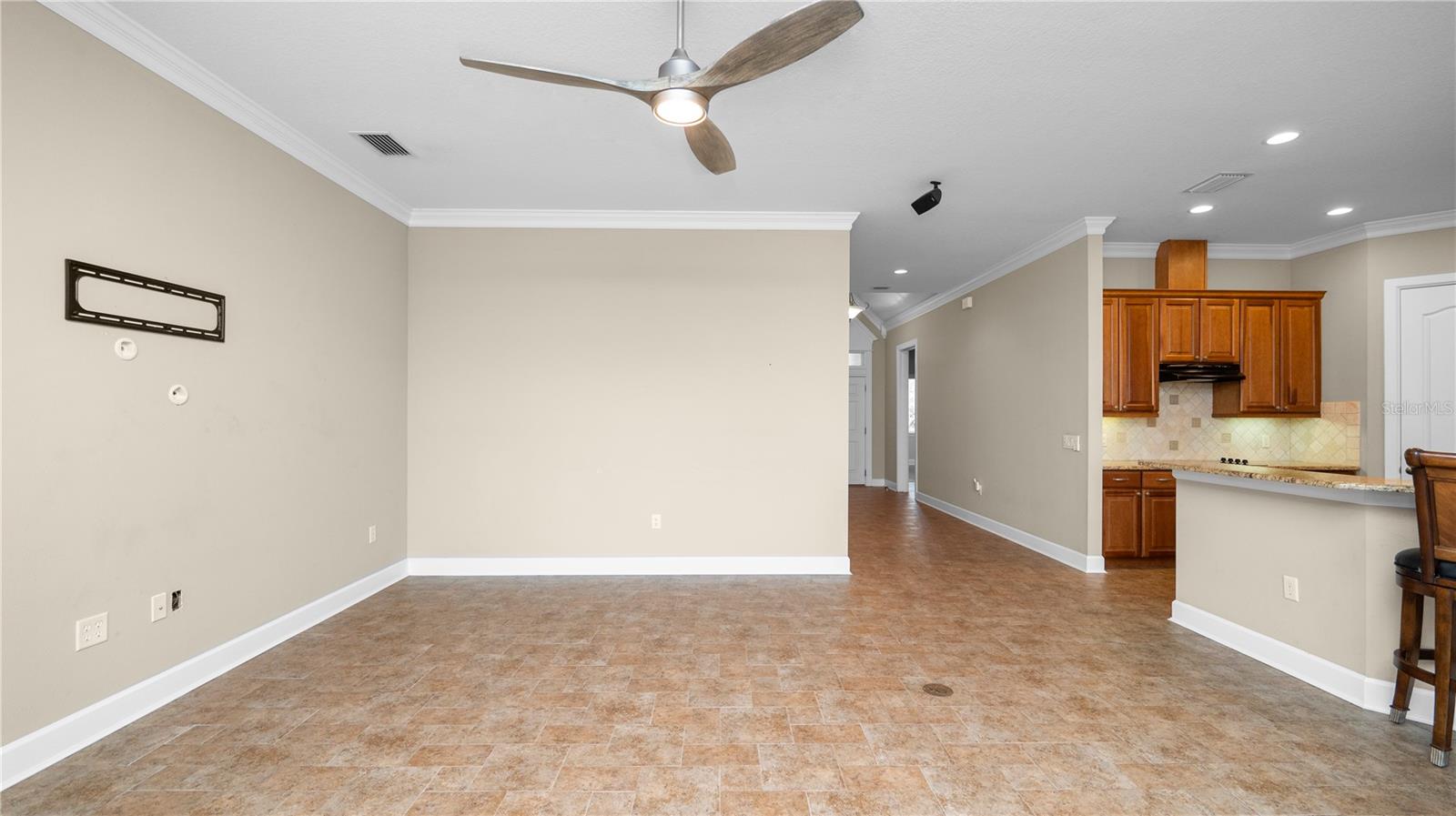 Image 21 of 67 For 1852 Richmond Way