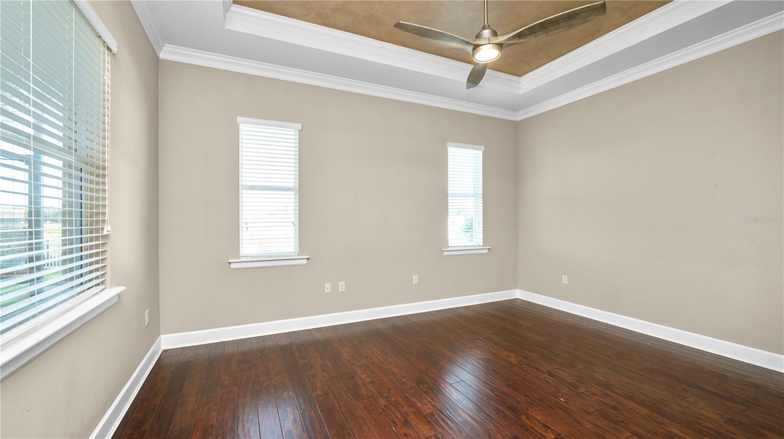 Image 24 of 67 For 1852 Richmond Way