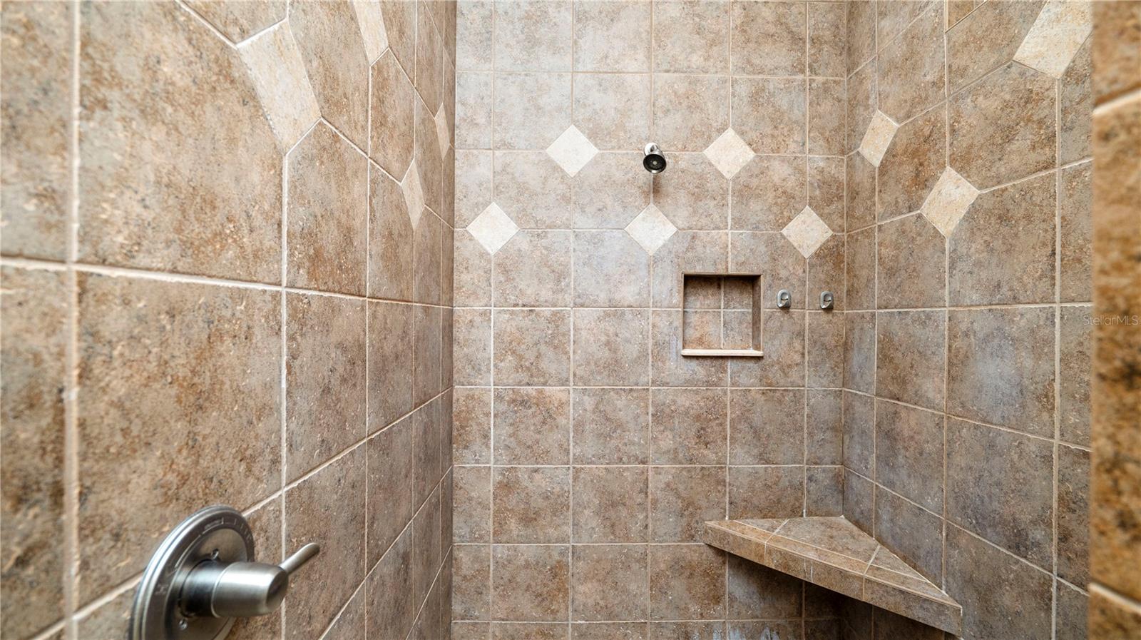 Image 28 of 67 For 1852 Richmond Way