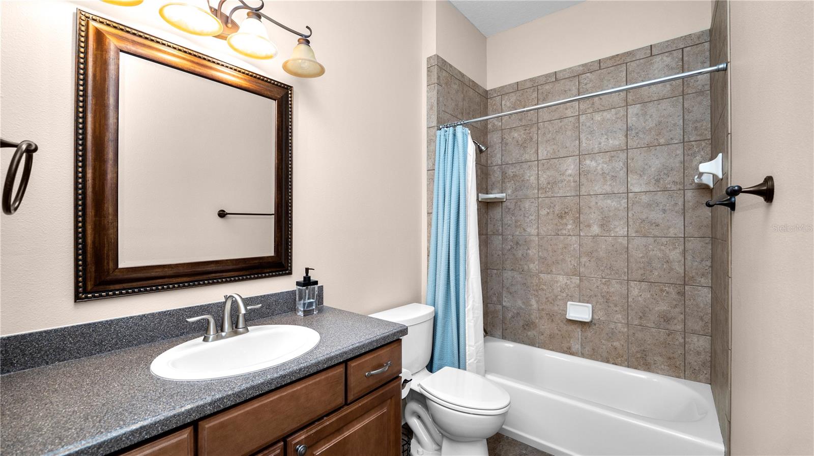 Image 37 of 67 For 1852 Richmond Way