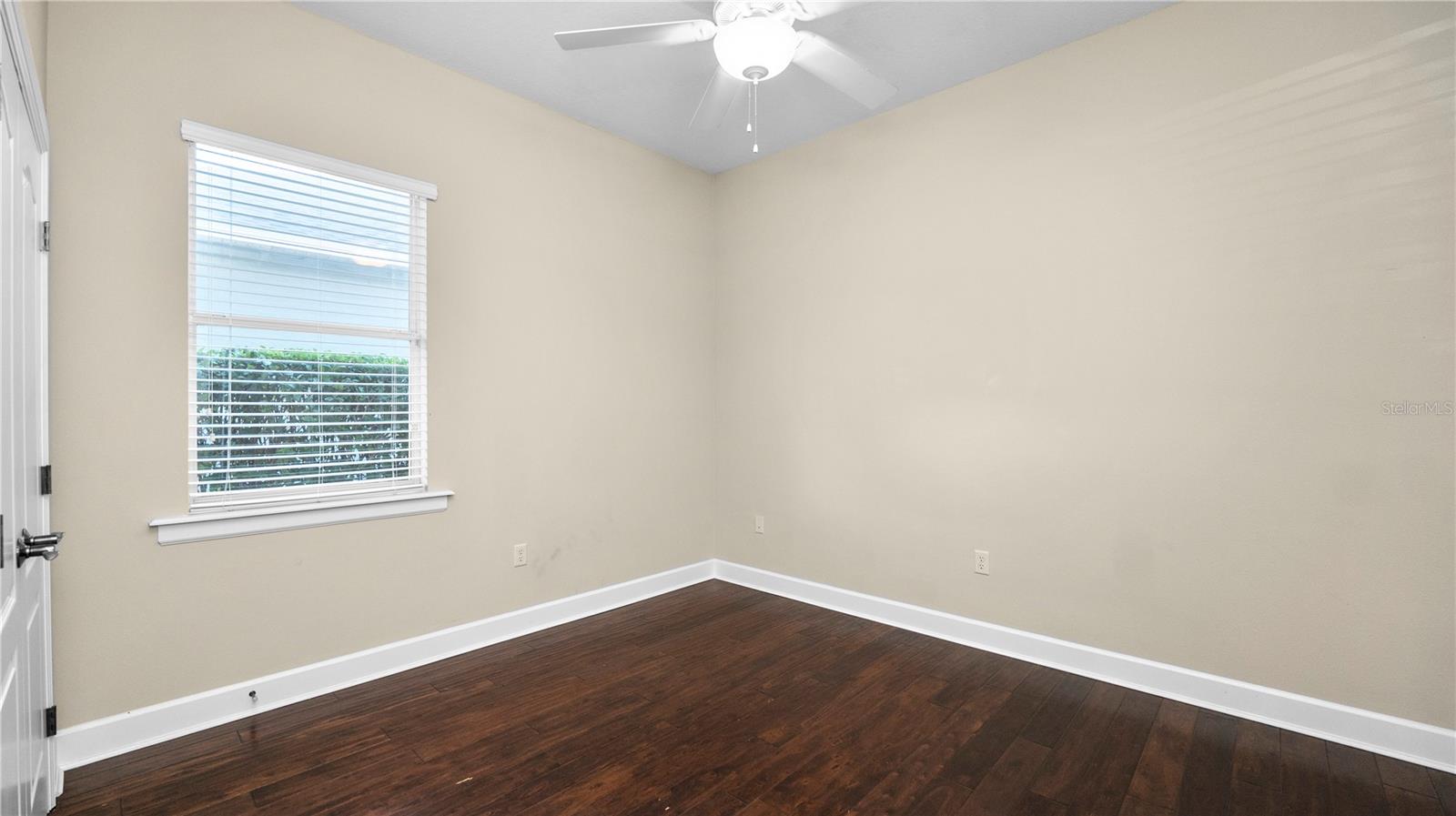 Image 38 of 67 For 1852 Richmond Way