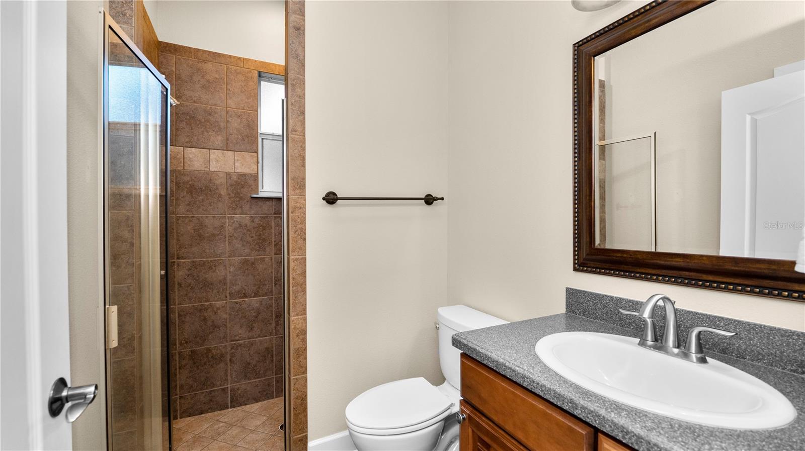 Image 40 of 67 For 1852 Richmond Way