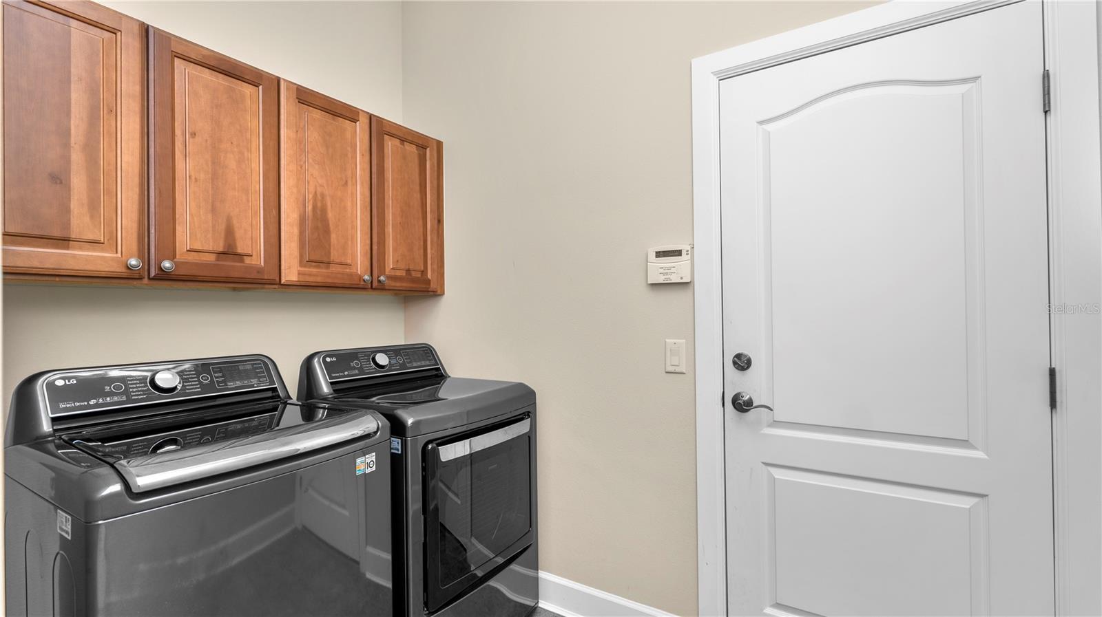 Image 41 of 67 For 1852 Richmond Way