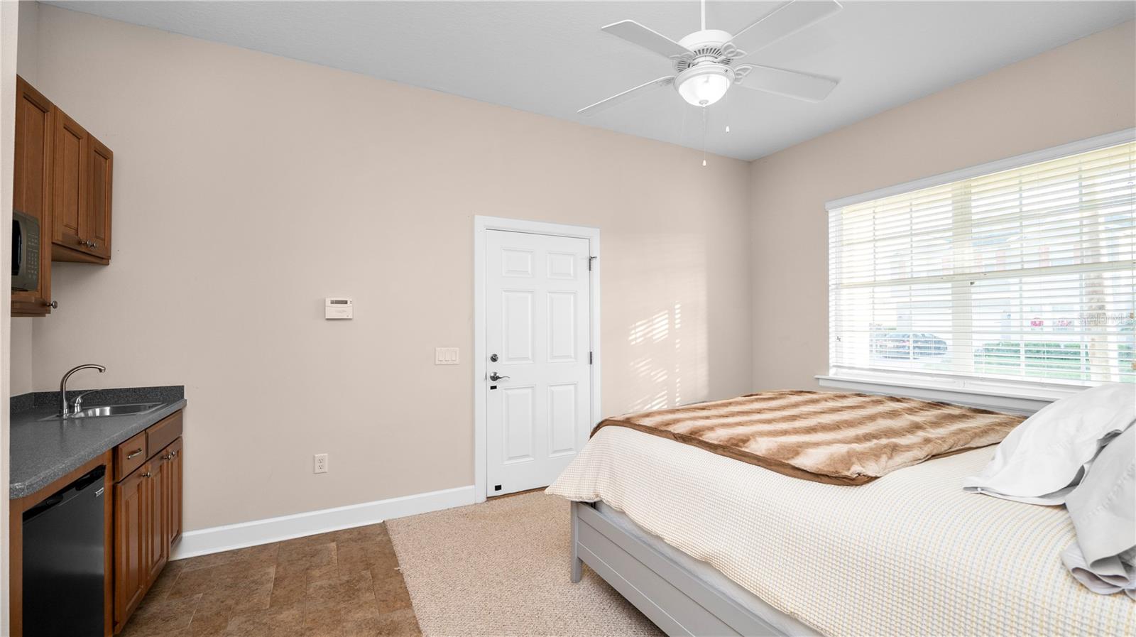 Image 6 of 67 For 1852 Richmond Way