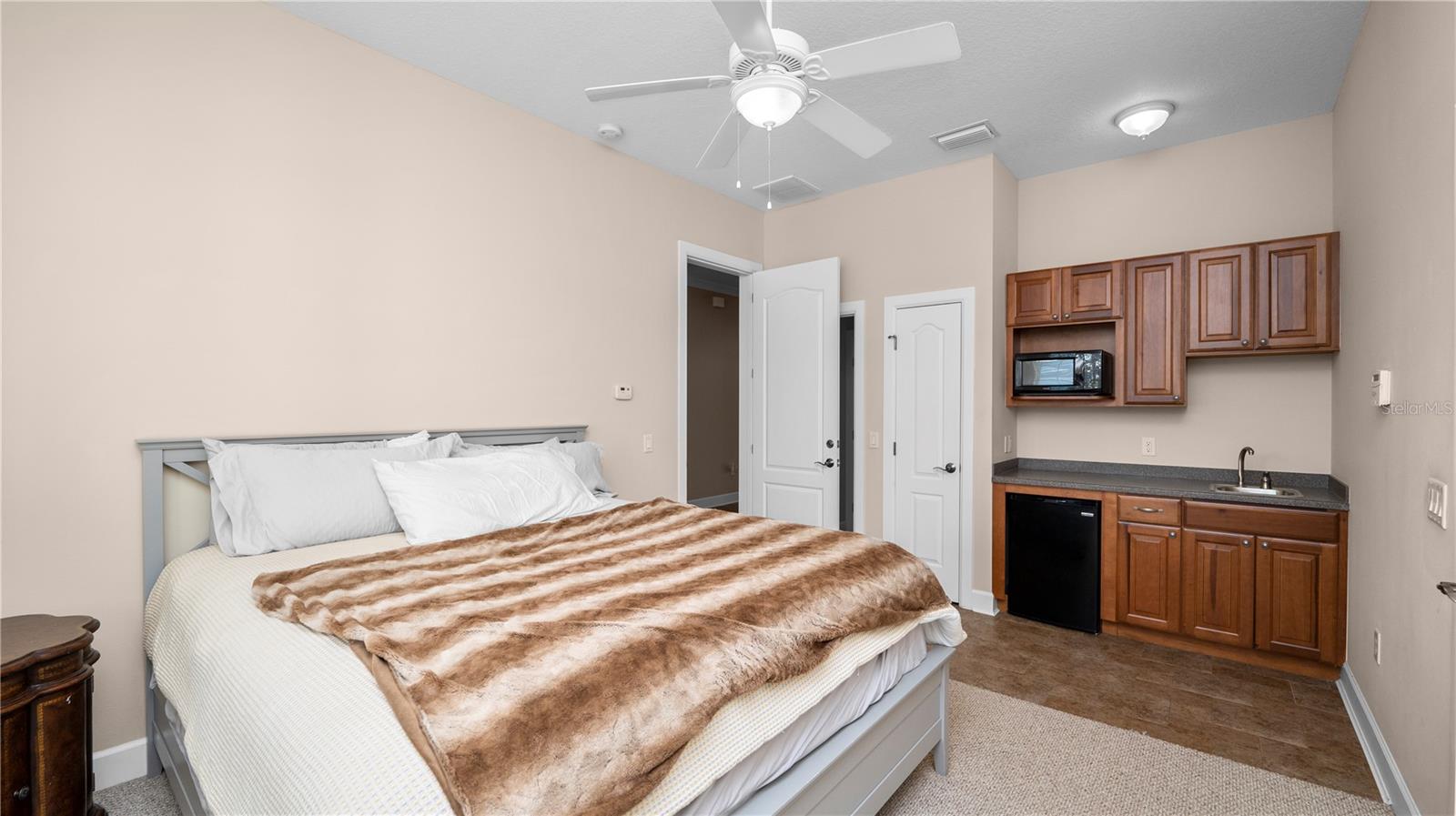 Image 7 of 67 For 1852 Richmond Way