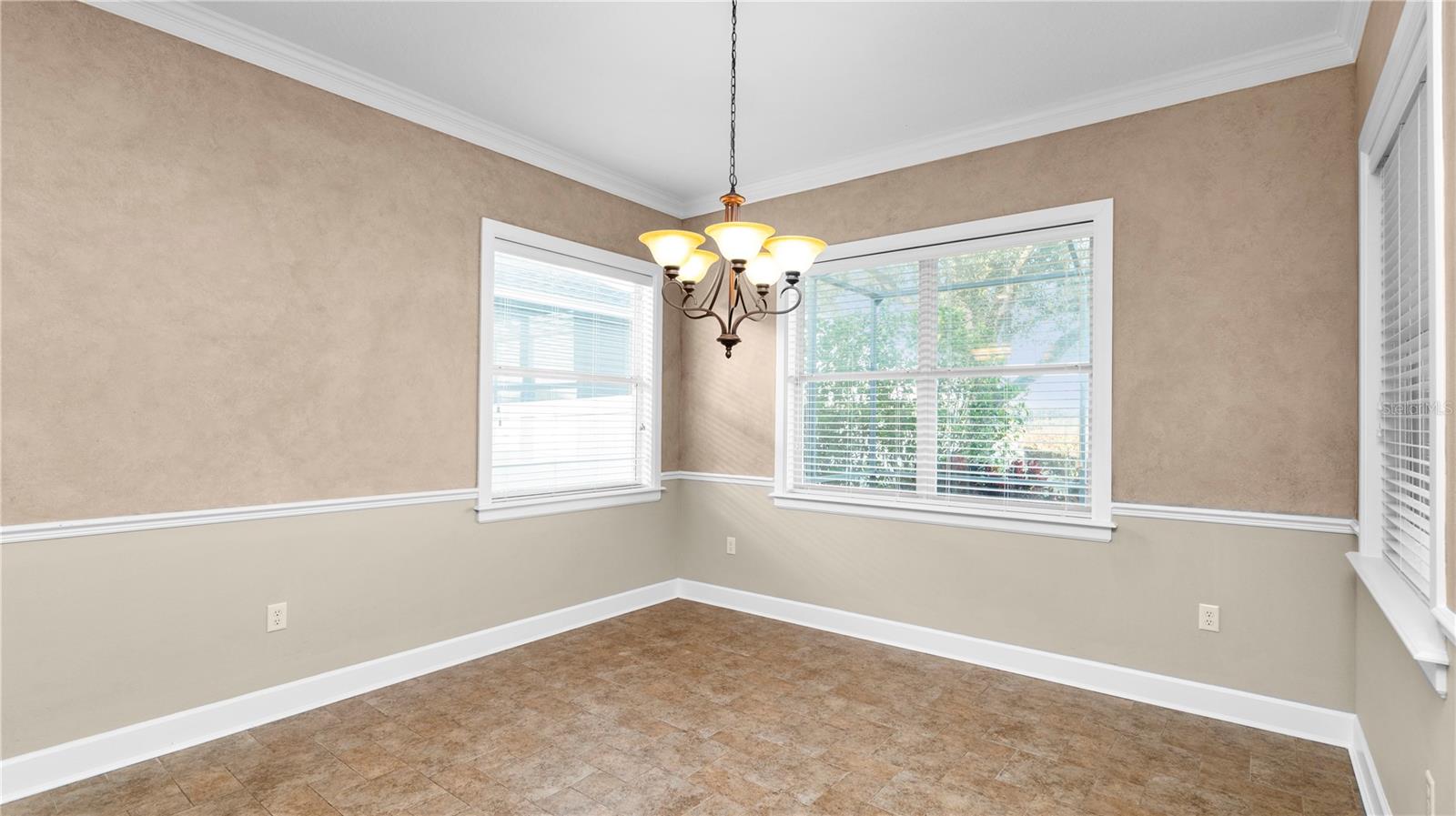 Image 8 of 67 For 1852 Richmond Way