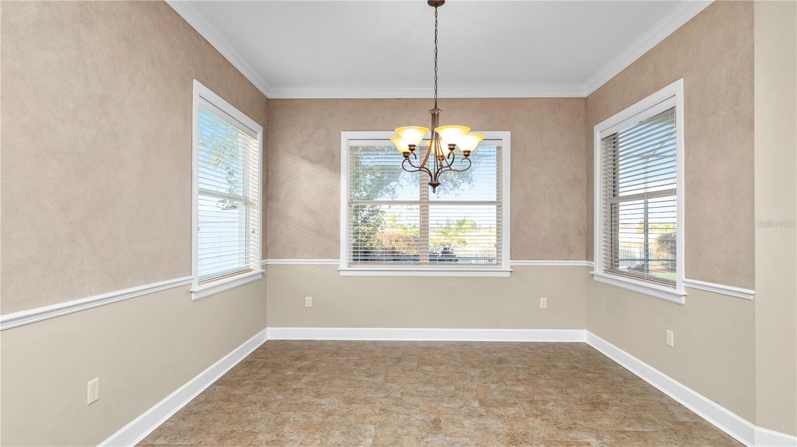 Image 9 of 67 For 1852 Richmond Way