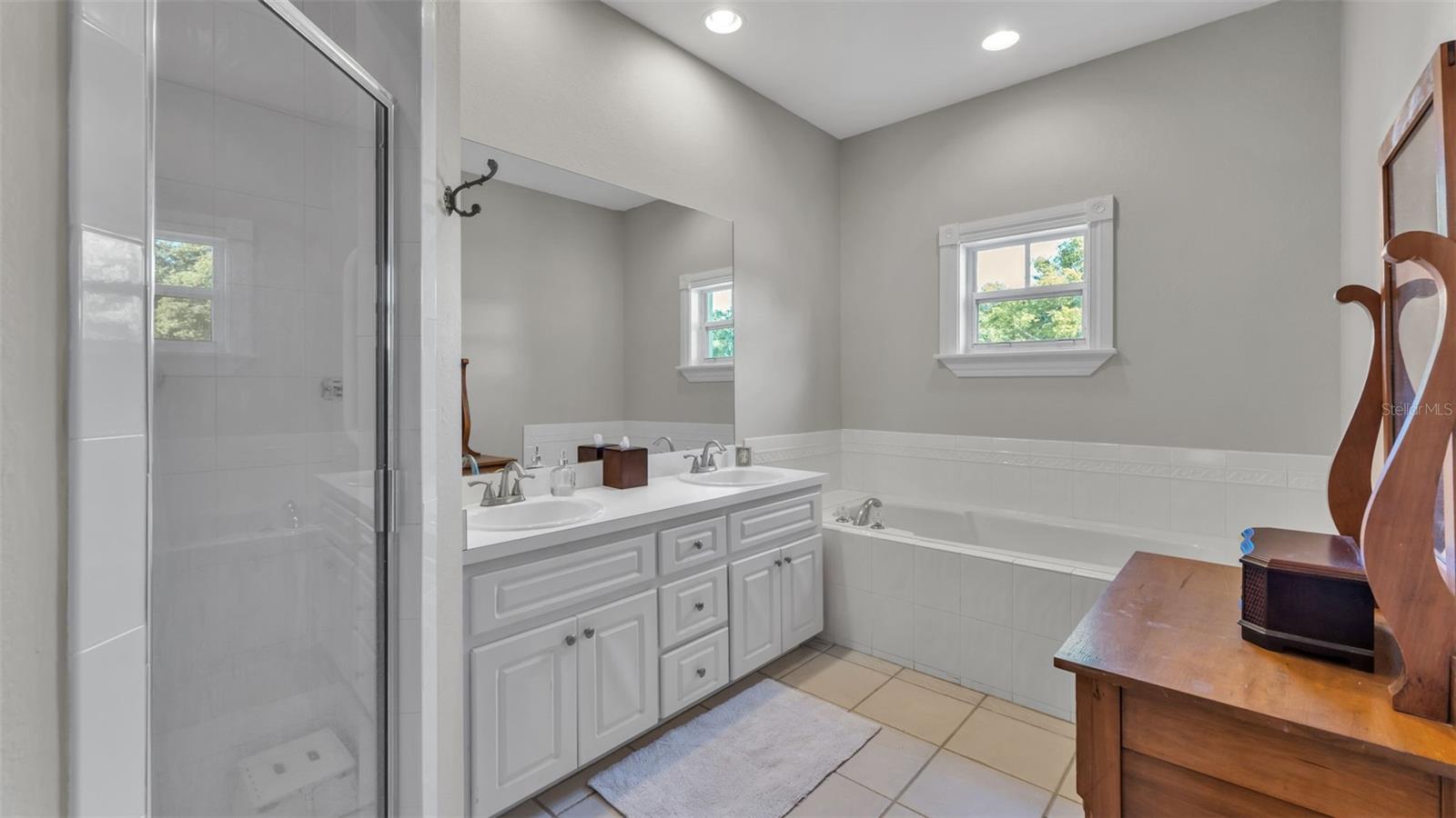 Image 22 of 45 For 6760 Englelake Drive